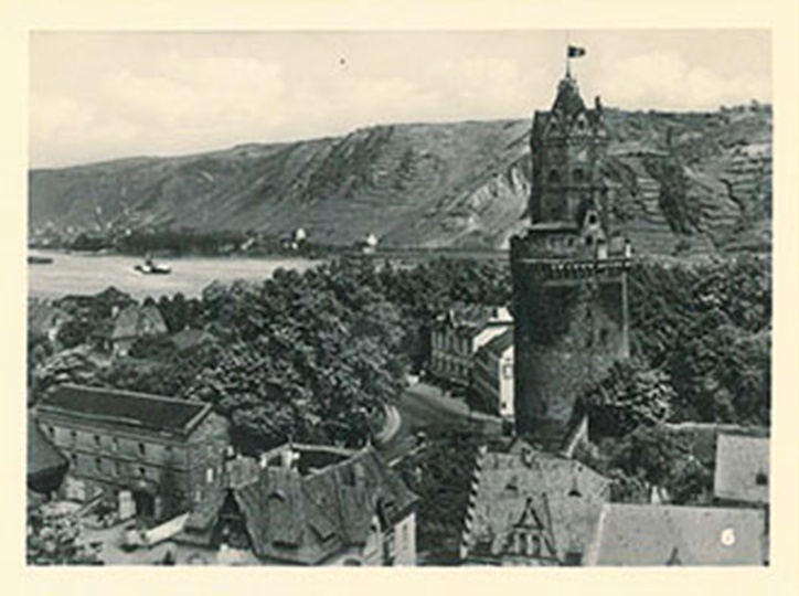 Fotografie des Runden Turmes aus Richtung Maria Himmelfahrt (Stadtmuseum Andernach CC BY-NC-SA)