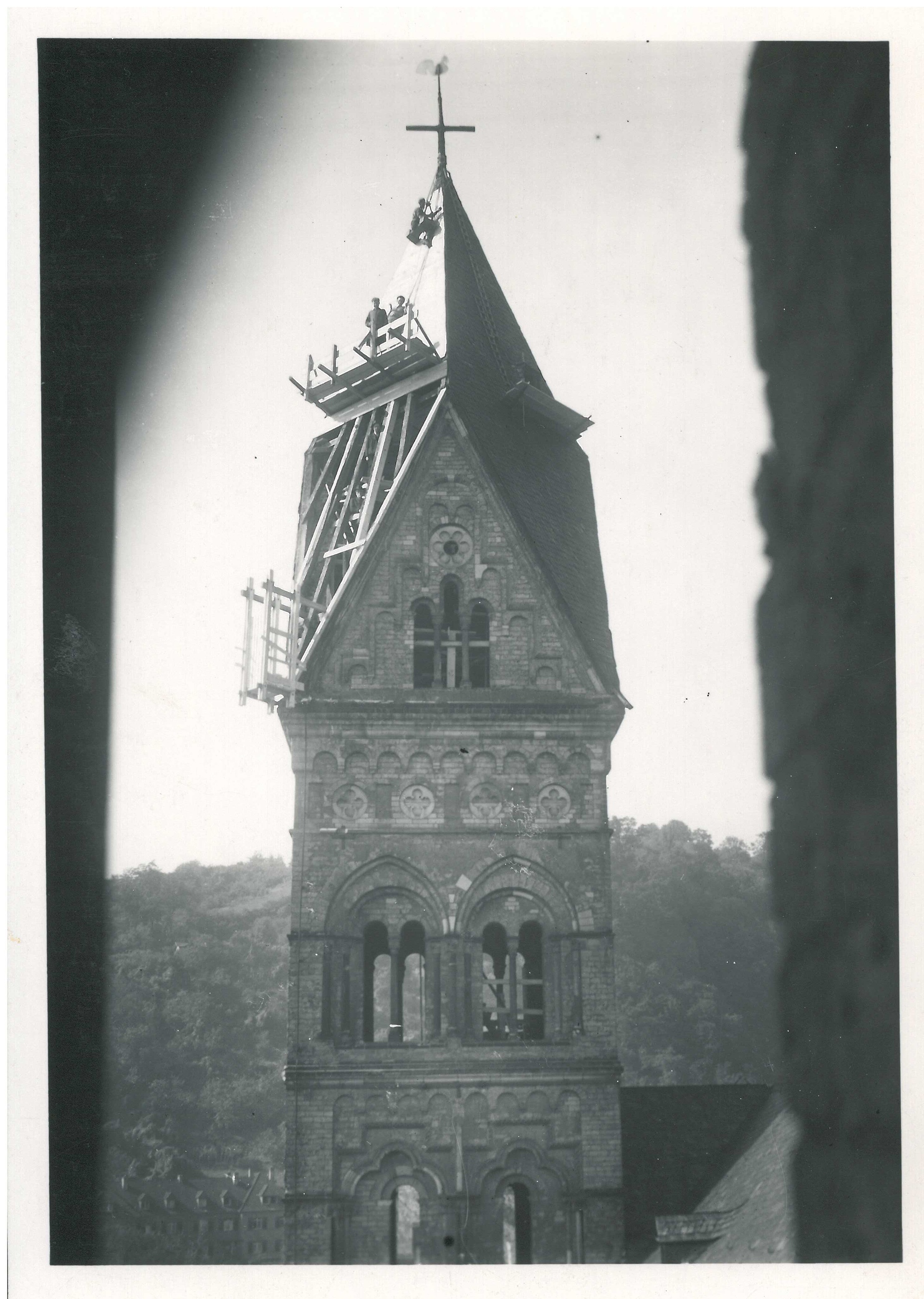 Fotografie des Südwestturms des Mariendoms (Stadtmuseum Andernach CC BY-NC-SA)