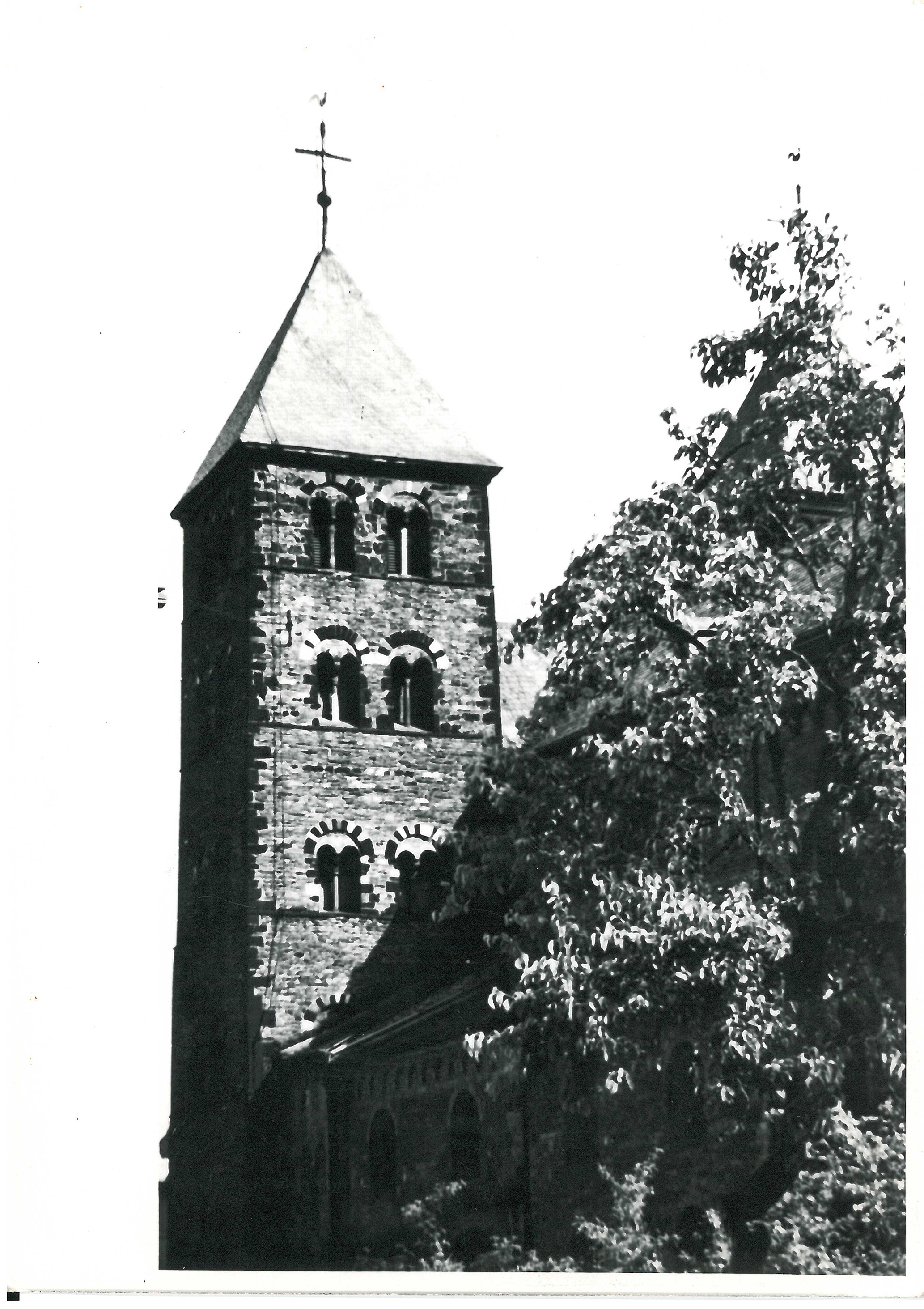 Fotografie des Nordostturms des Mariendoms (Stadtmuseum Andernach CC BY-NC-SA)