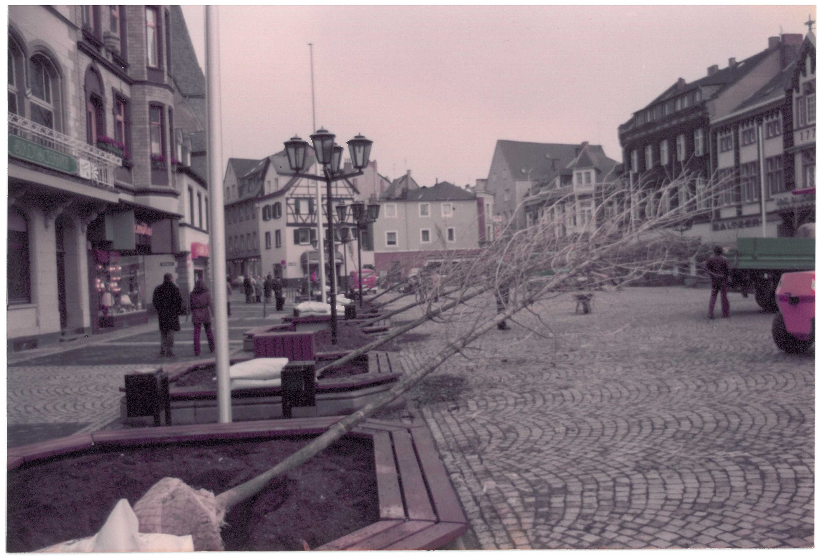 Fotografie der Neugestaltung des Andernacher Marktplatz (Stadtmuseum Andernach CC BY-NC-SA)