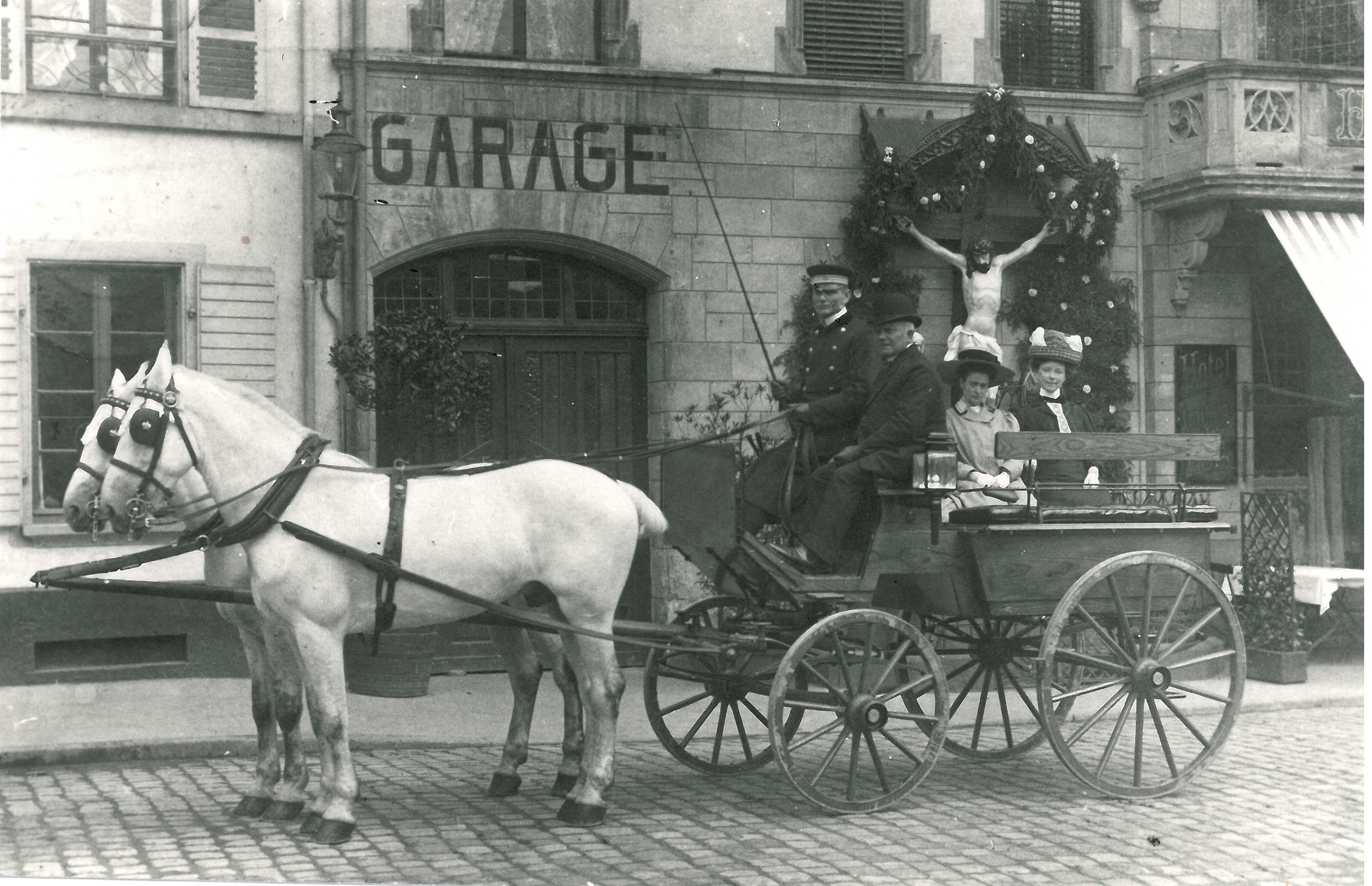 Kutsche auf dem Nadernacher Marktplatz (Stadtmuseum Andernach CC BY-NC-SA)