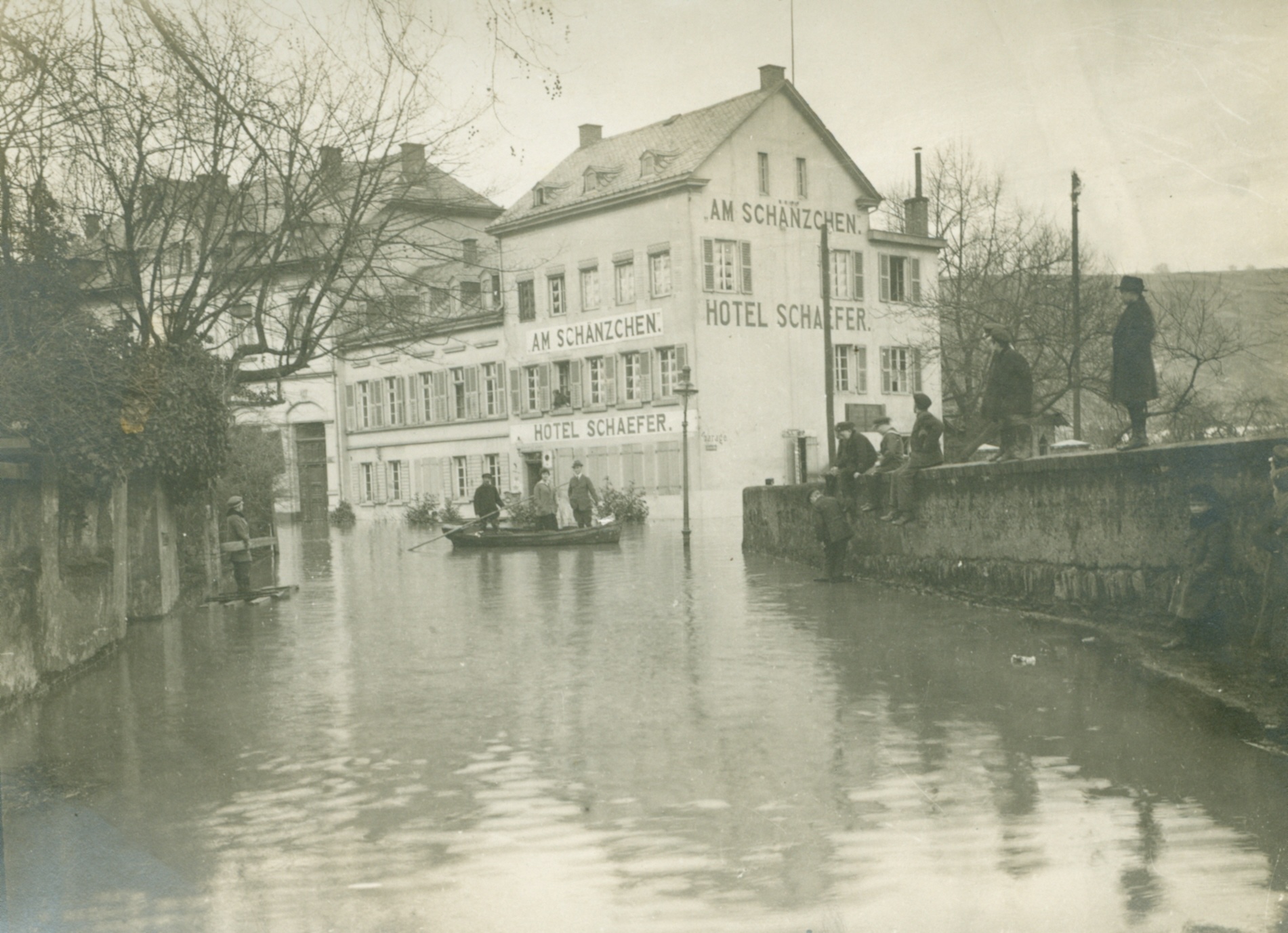 Hochwasser 1920 Hotel Schäfer am Schänzchen (Stadtmuseum Andernach CC BY-NC-SA)