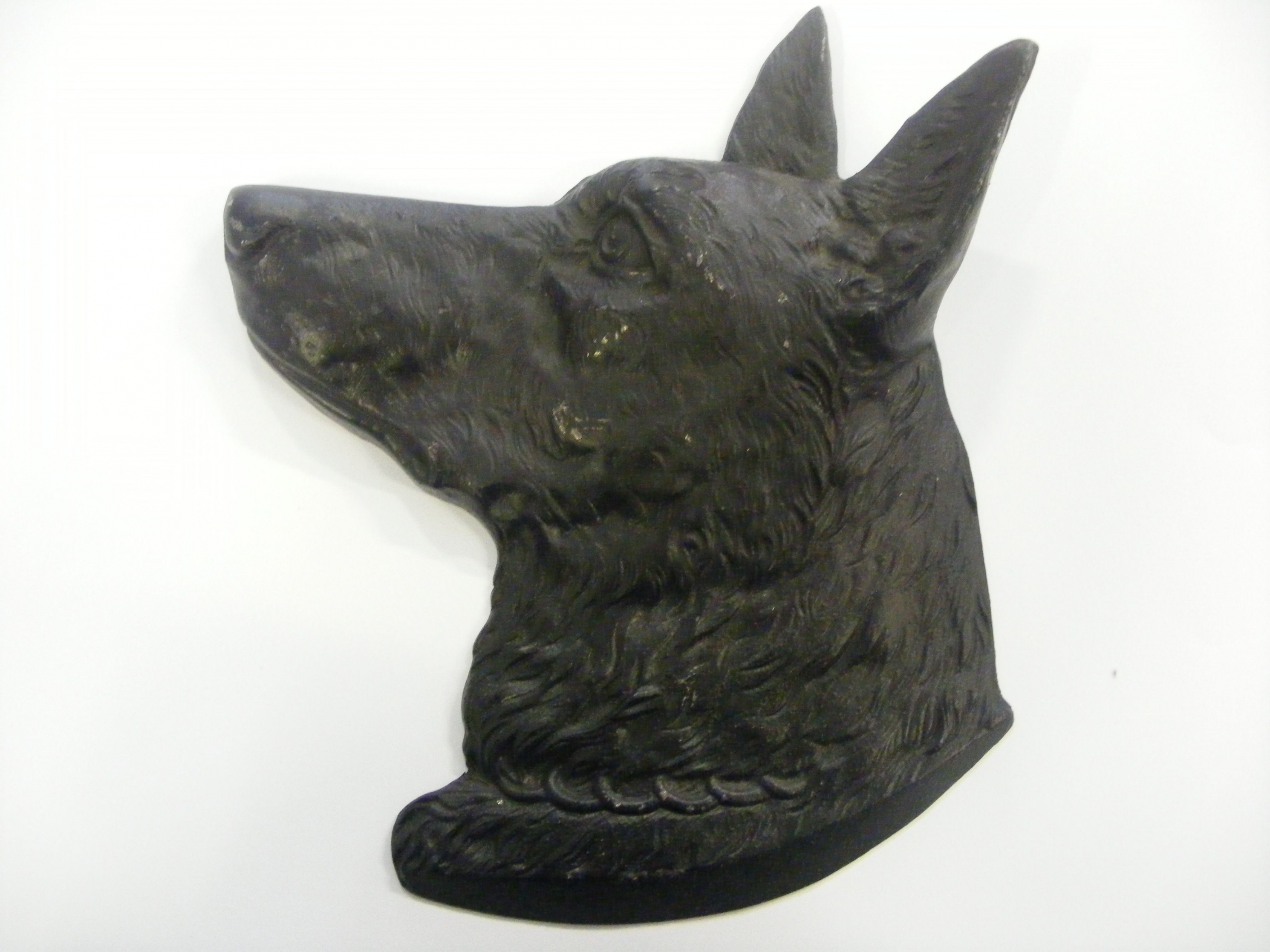 Relief "Schäferhund" (Rheinisches Eisenkunstguss-Museum CC BY-NC-SA)