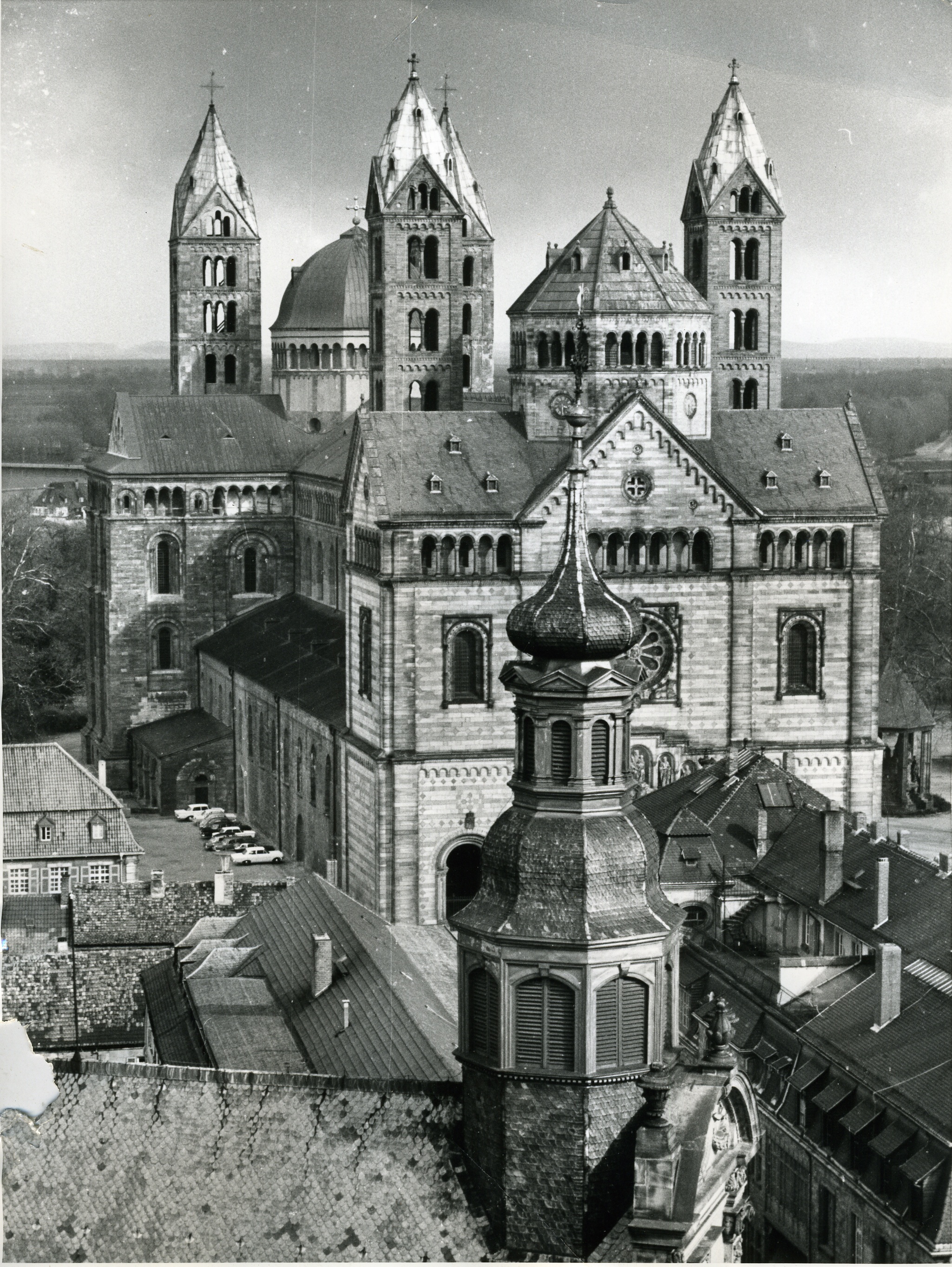 Fotografie "Kaiserdom Speyer (Ansicht Westfassade X)" (Historisches Museum der Pfalz, Speyer CC BY-NC)