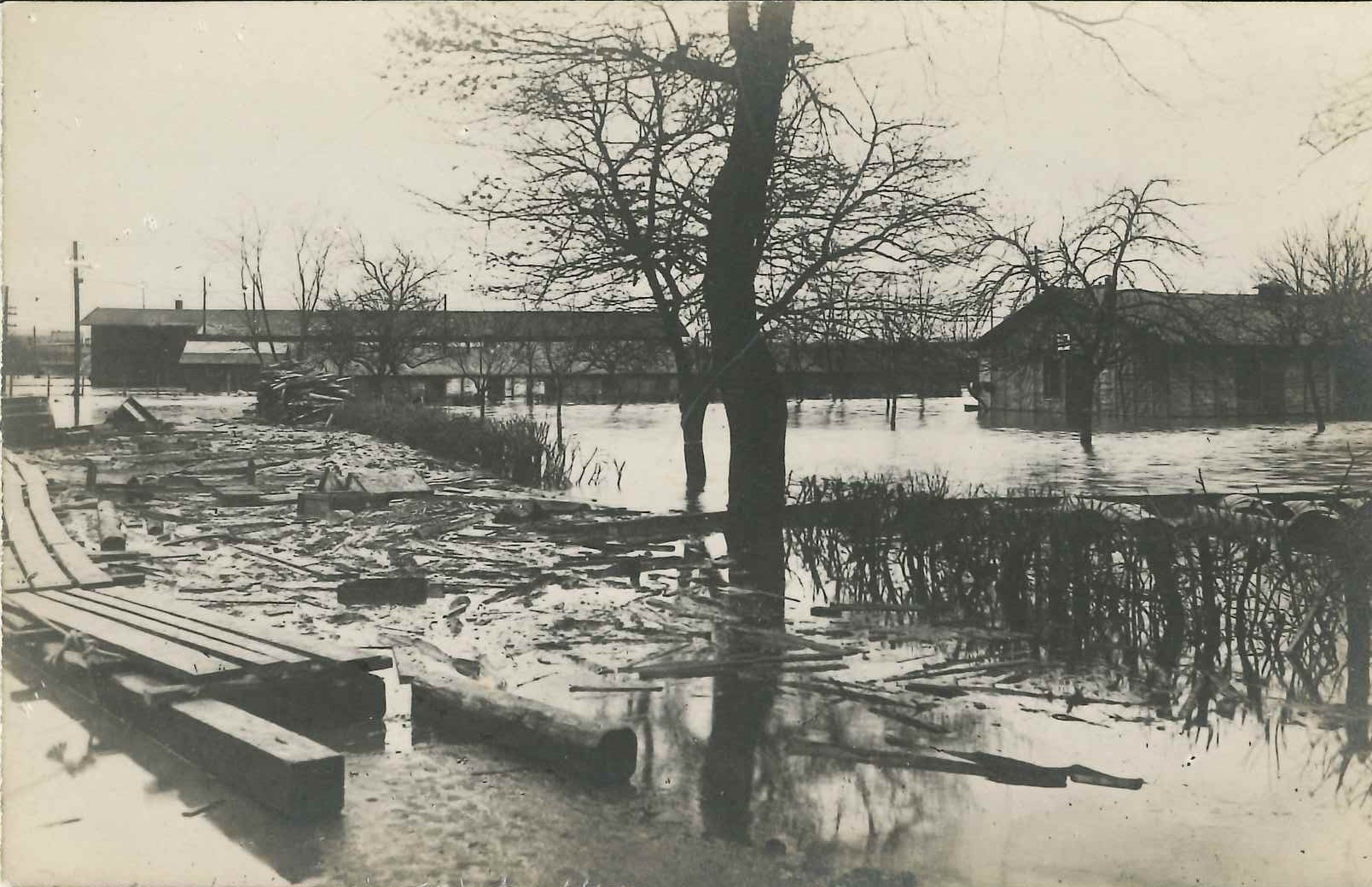 Hochwasser Bendorf Dez. 1919 - Jan. 1920 (Rheinisches Eisenkunstguss-Museum CC BY-NC-SA)