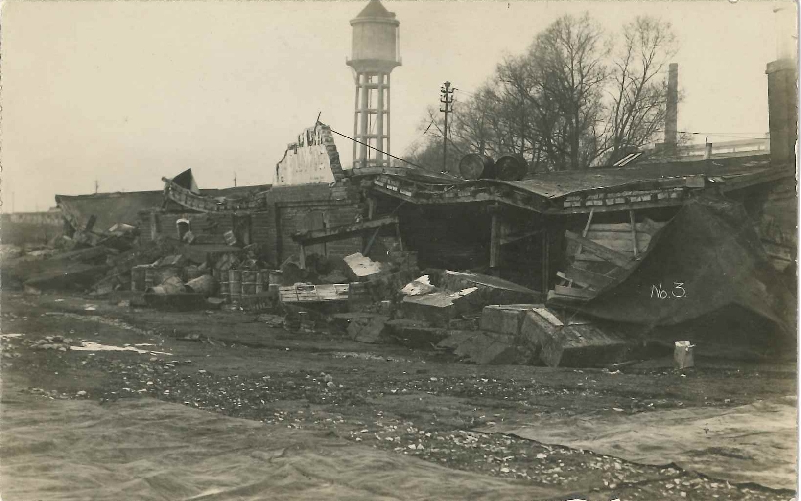Nach dem Hochwasser im Bendorfer Hafen Jan. 1920 (Rheinisches Eisenkunstguss-Museum CC BY-NC-SA)