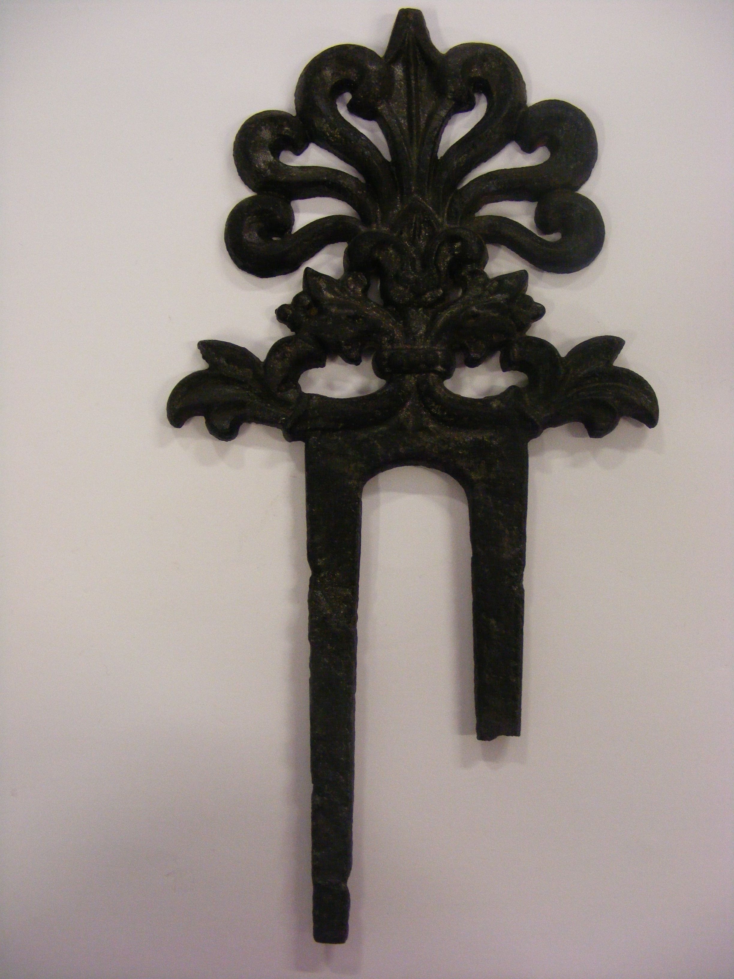 Beetabgrenzung mit Palmette (Eckstab abgebrochen) (Rheinisches Eisenkunstguss-Museum CC BY-NC-SA)