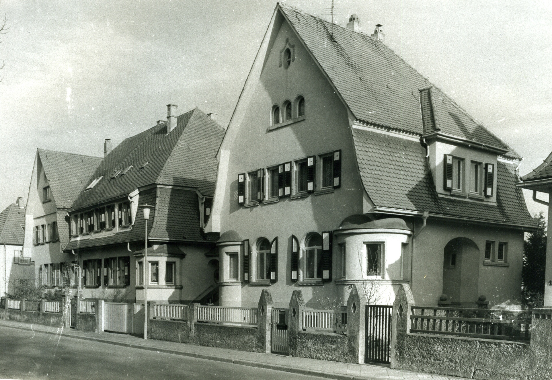 Fotografie "Hans-Purrmann-Allee 10 und 11" (Historisches Museum der Pfalz, Speyer CC BY-NC)