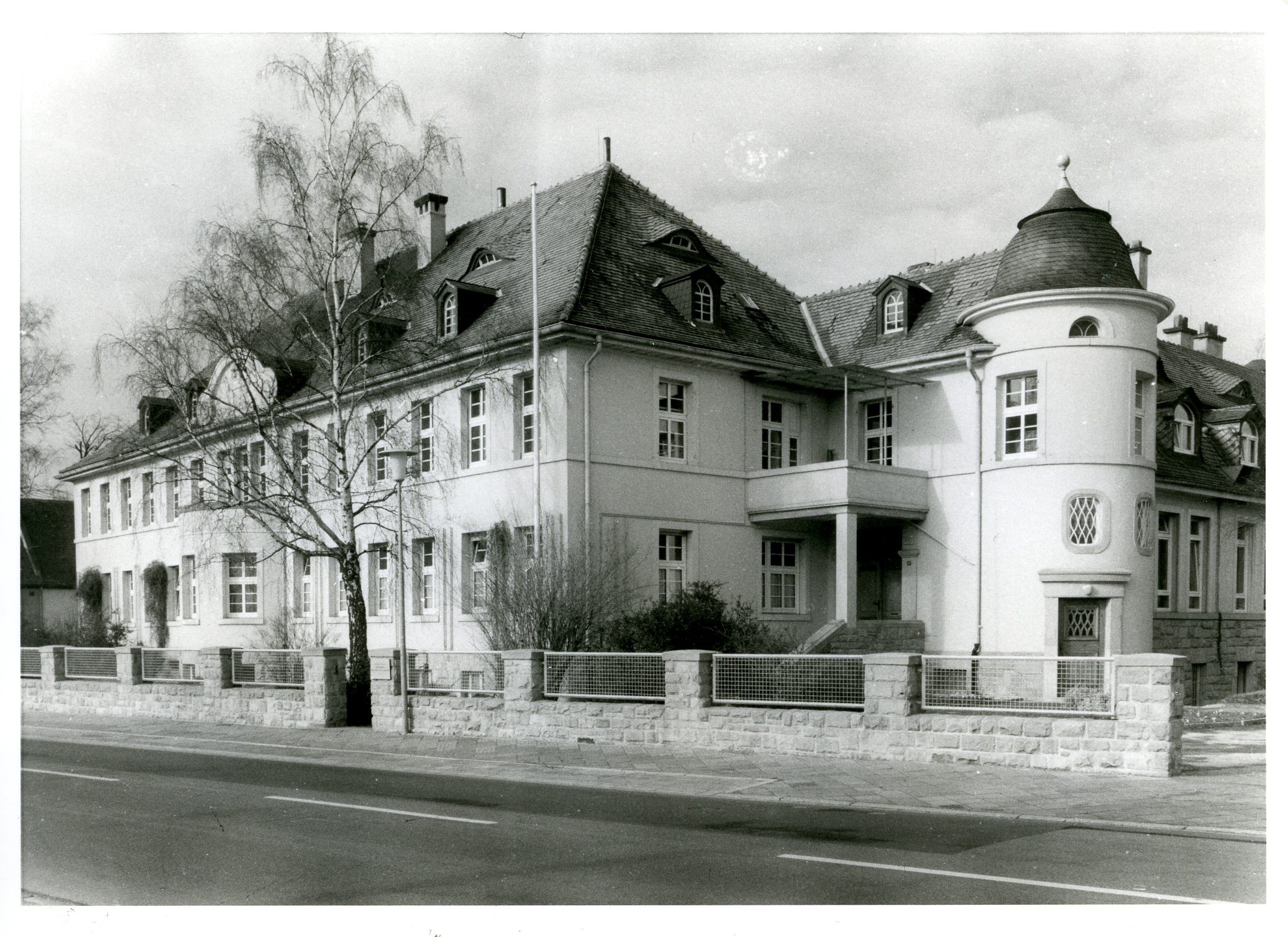 Fotografie "Landwirtschaftliche Untersuchungs- und Forschungsanstalt (VI)" (Historisches Museum der Pfalz, Speyer CC BY-NC)