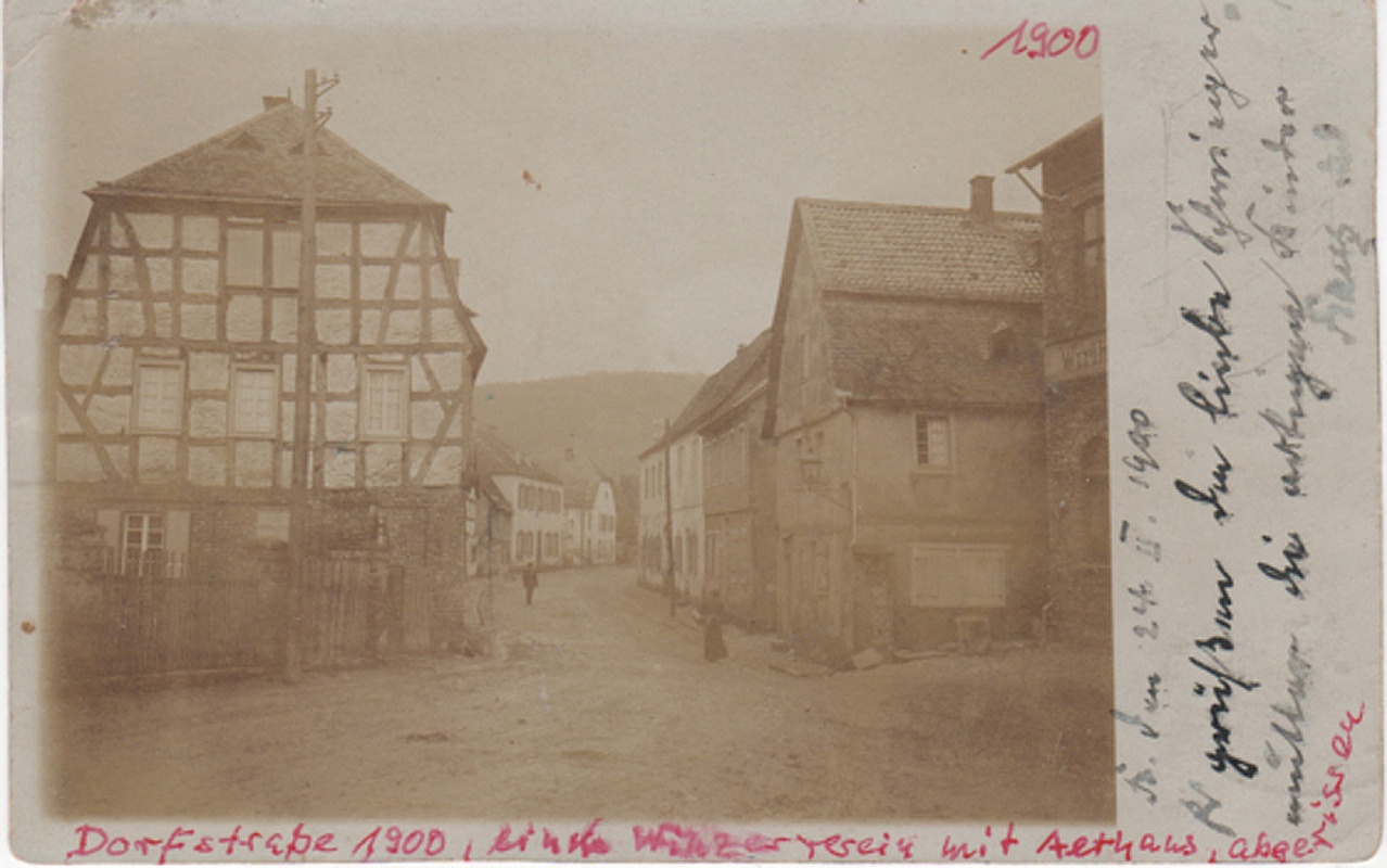 Ansichtskarte "Unteres Tor Bodendorf um 1900" (Heimatmuseum und -Archiv Bad Bodendorf CC BY-NC-SA)