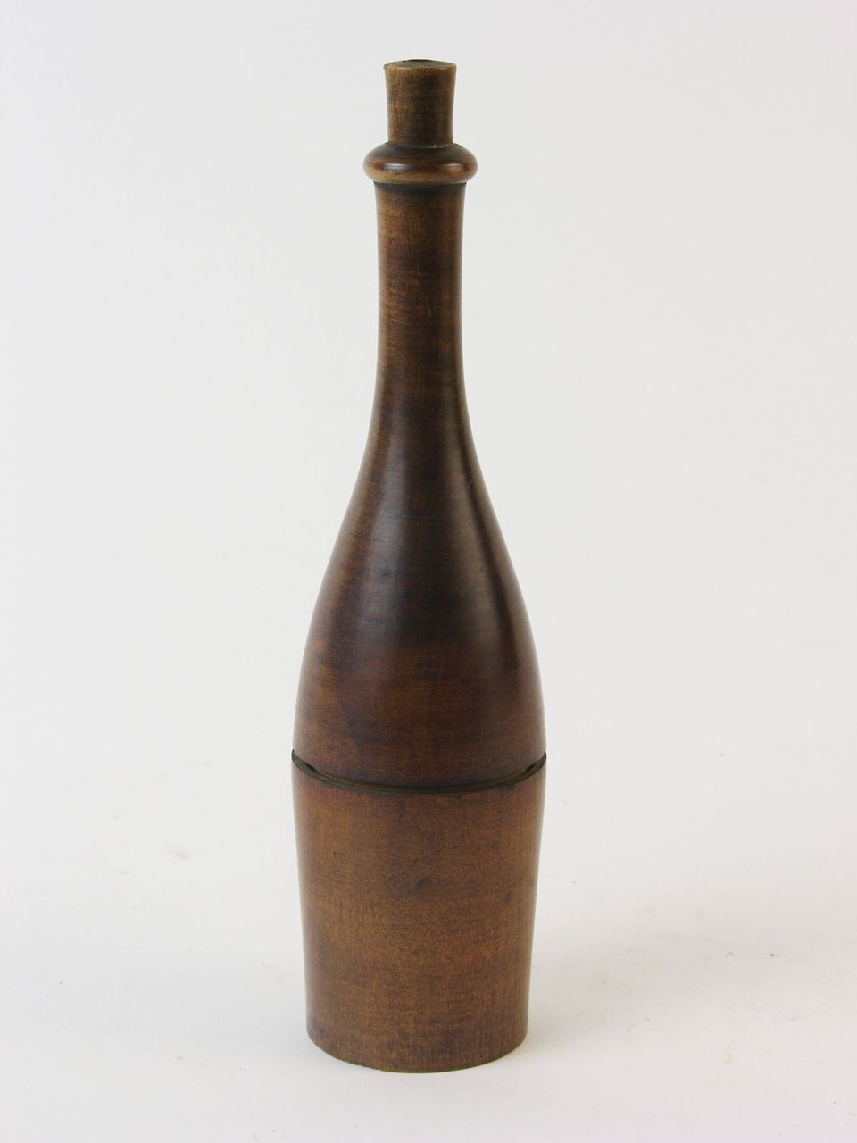 Mostwaage mit Futteral in Form einer zugekorkten Weinflasche (Historisches Museum der Pfalz, Speyer CC BY)