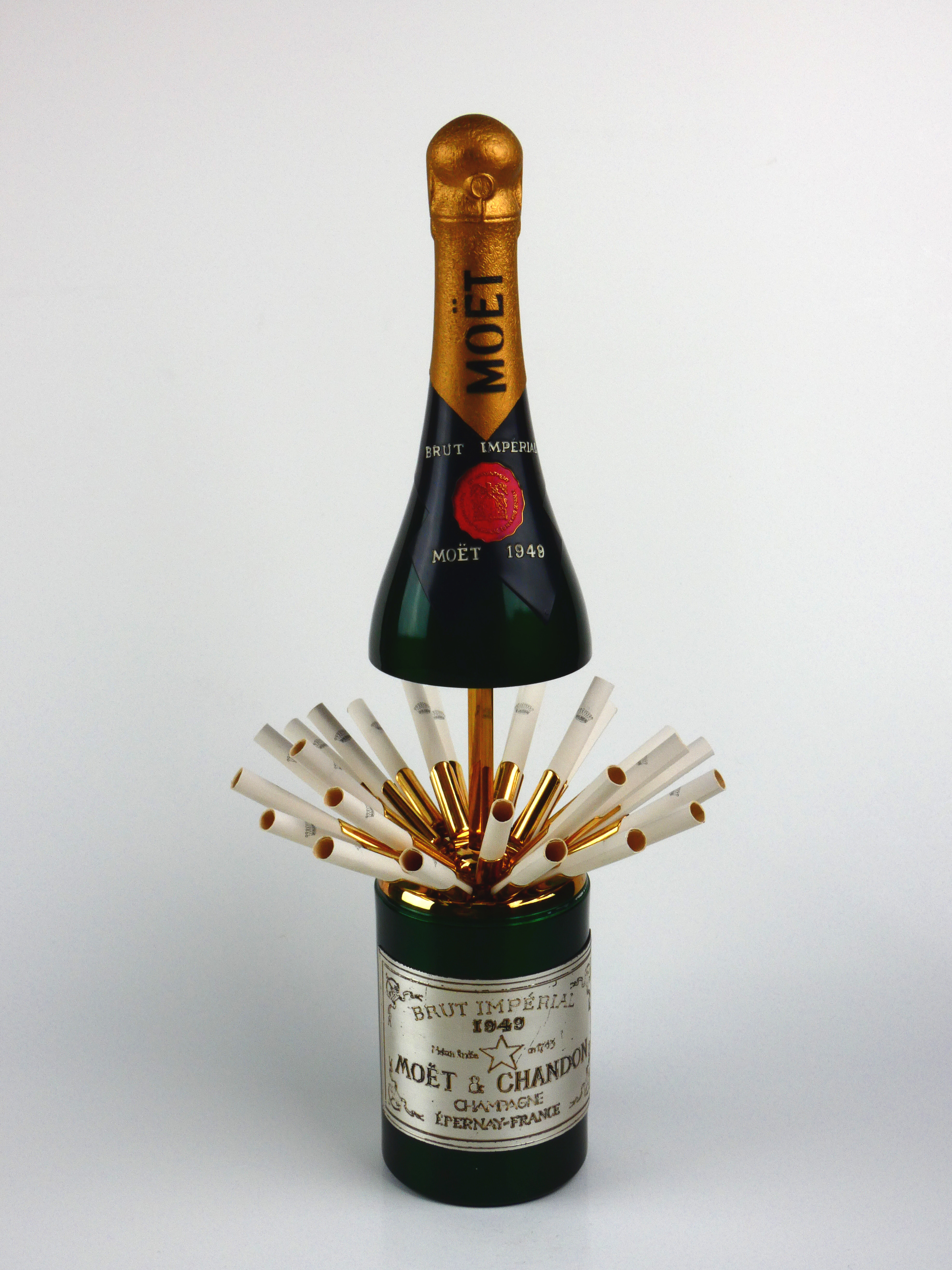 Zigarettenspender "Flasche" Moet 1949 (Industriedenkmal Jakob Bengel CC BY-NC-SA)