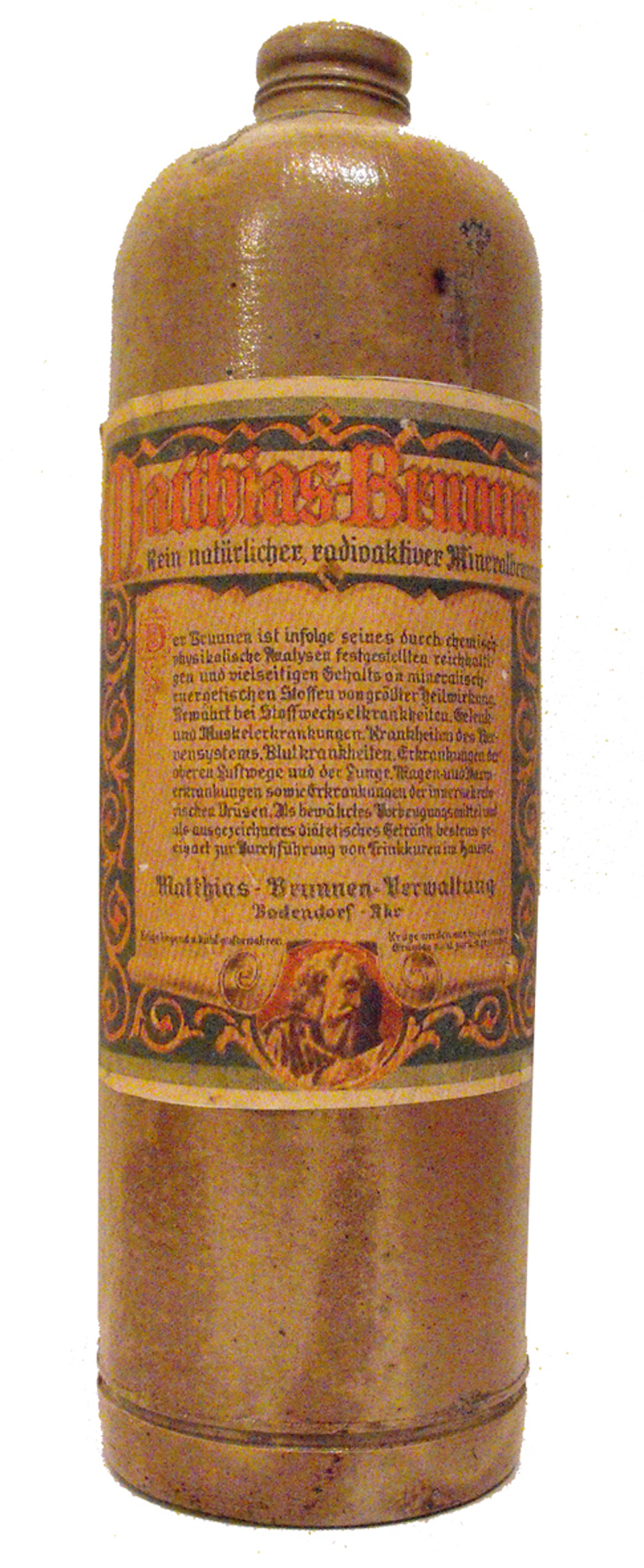 Steinzeugflasche mit Originaletikett des Matthiasbrunnen Bodendorf (Heimatmuseum und -Archiv Bad Bodendorf CC BY-NC-SA)