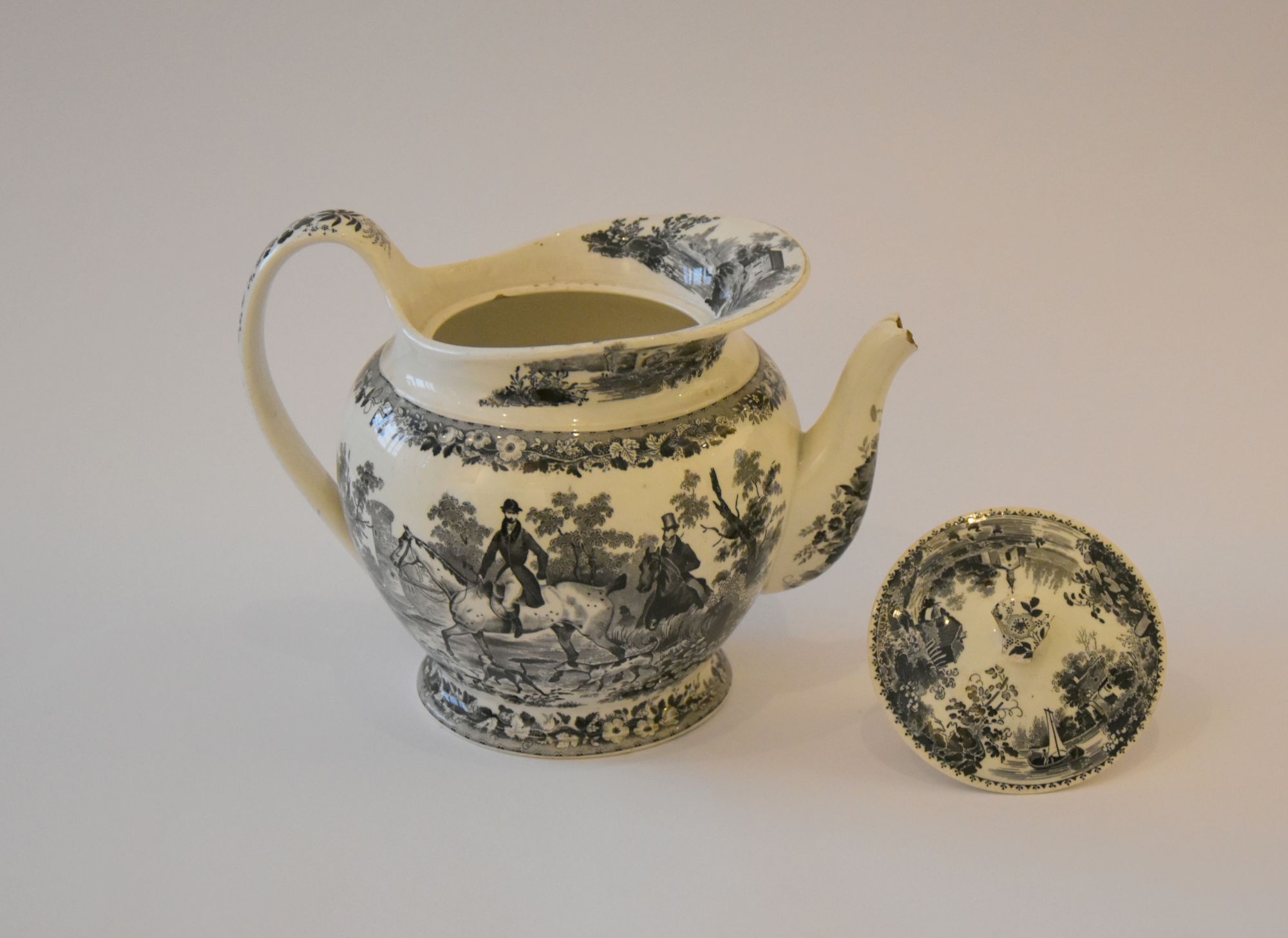 Teekanne mit Deckel Villeroy&Boch (Museum der Stadt Bad Bergzabern CC BY-NC-SA)