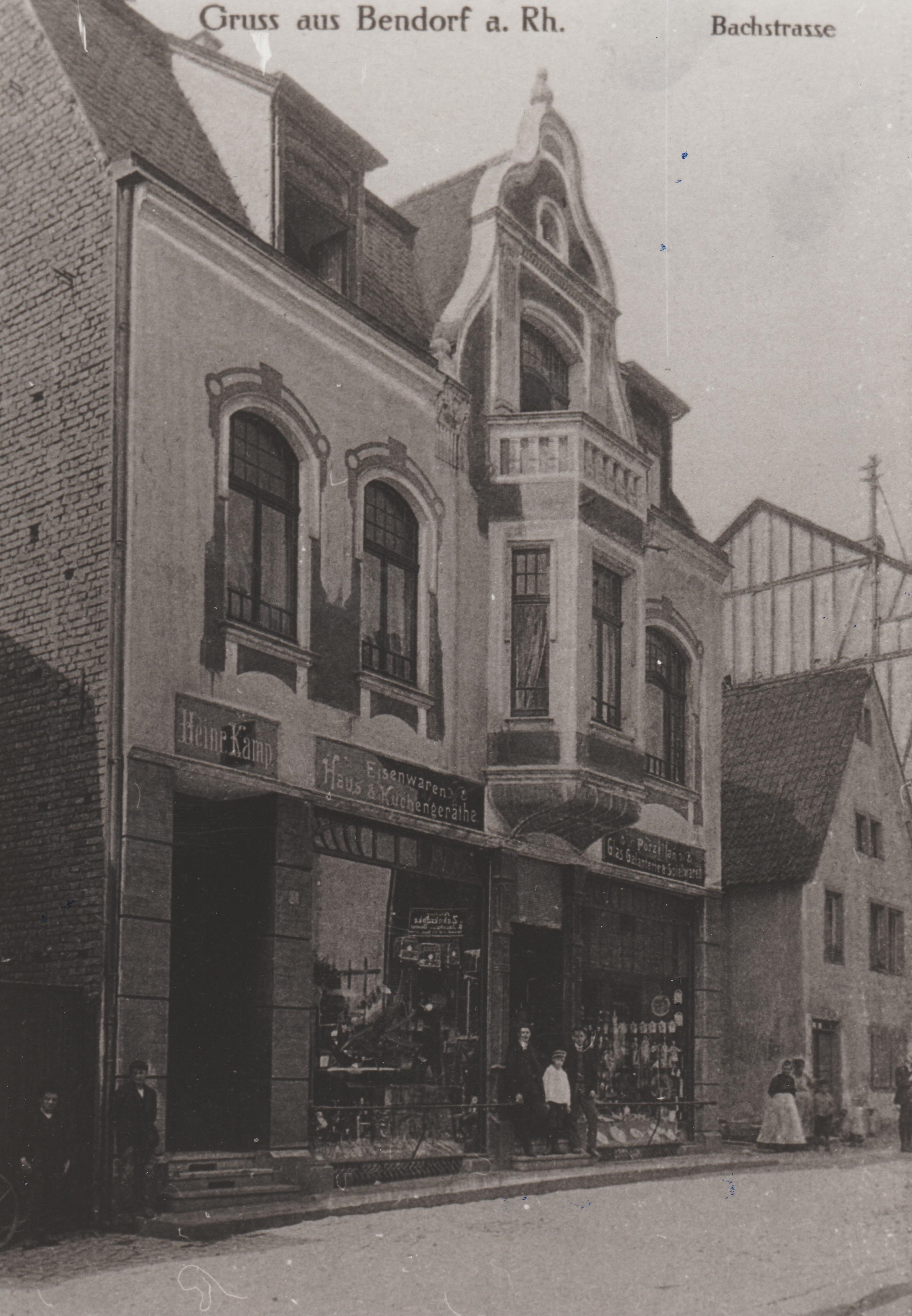 Bachstrasse in Bendorf, Geschäftshaus Kamp um 1910 (REM CC BY-NC-SA)