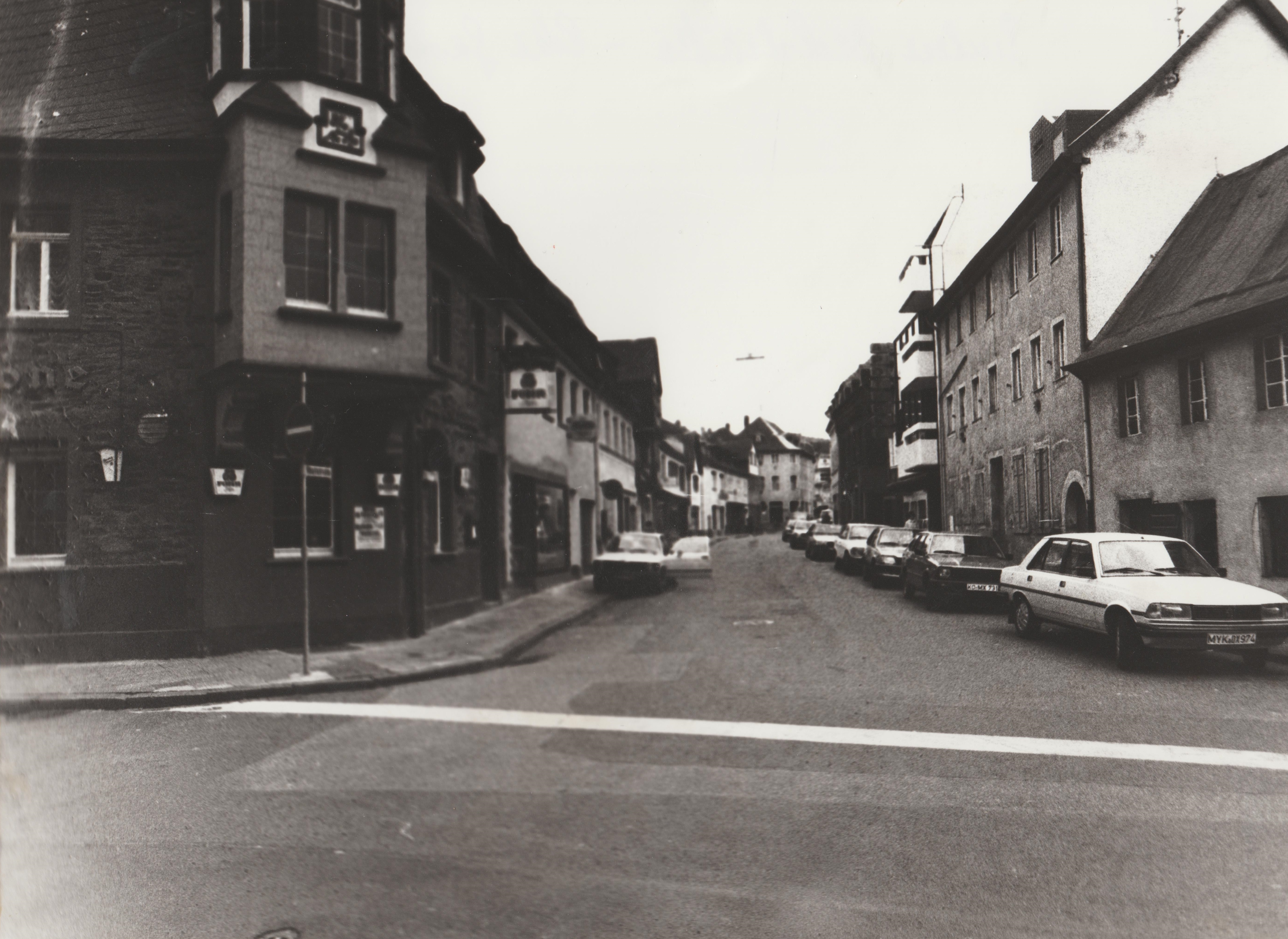 Untere Bachstrasse in Bendorf, Gasthaus zur Krone 1983 (REM CC BY-NC-SA)