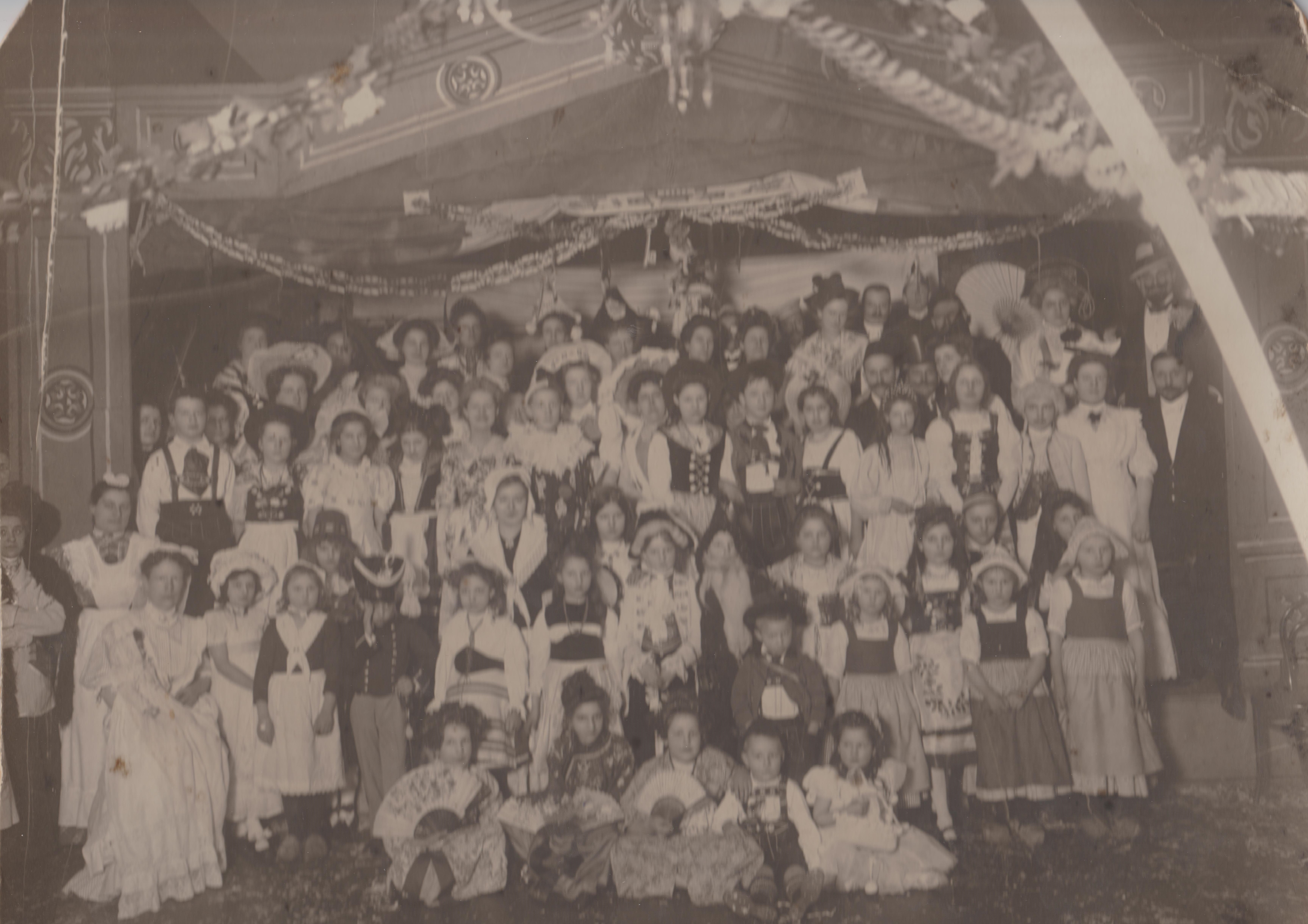 Kinder-Karneval im Bendorfer Casino 1910 (REM CC BY-NC-SA)