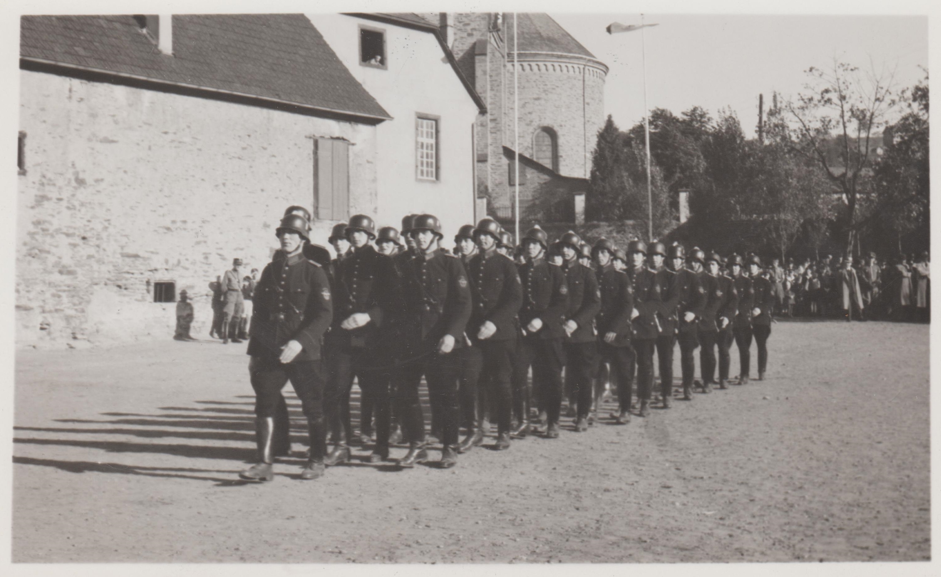 Bendorfer Feuerwehr im Nationalsozialismus Ende der 1930er Jahre (REM CC BY-NC-SA)
