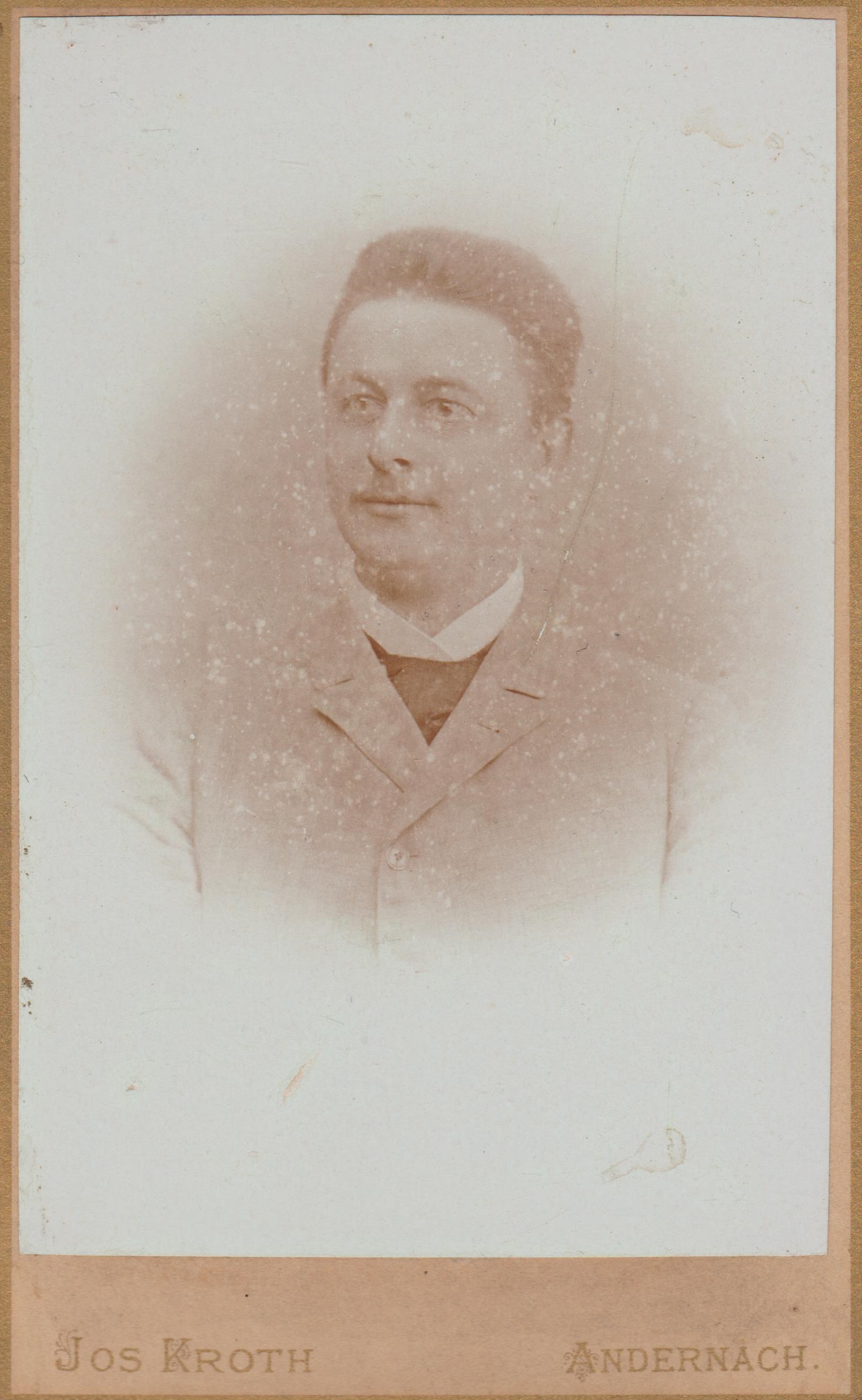 Portrait von Anton Kroth, Redakteur der Bendorfer Zeitung in den 1890er Jahren (REM CC BY-NC-SA)