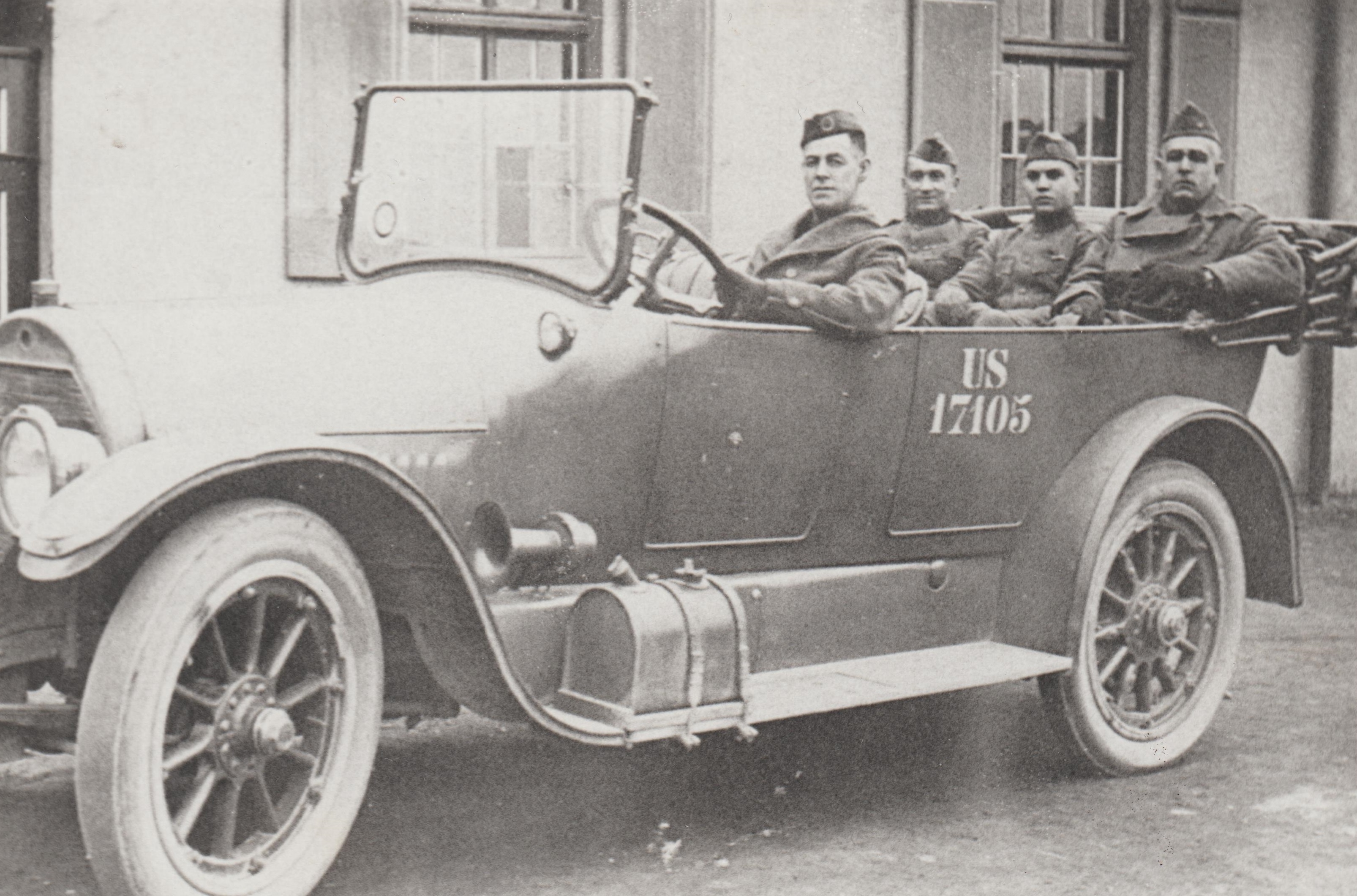 Amerikanische Offiziere im Ersten Weltkrieg vor der Firma Dr. Otto in Bendorf (REM CC BY-NC-SA)