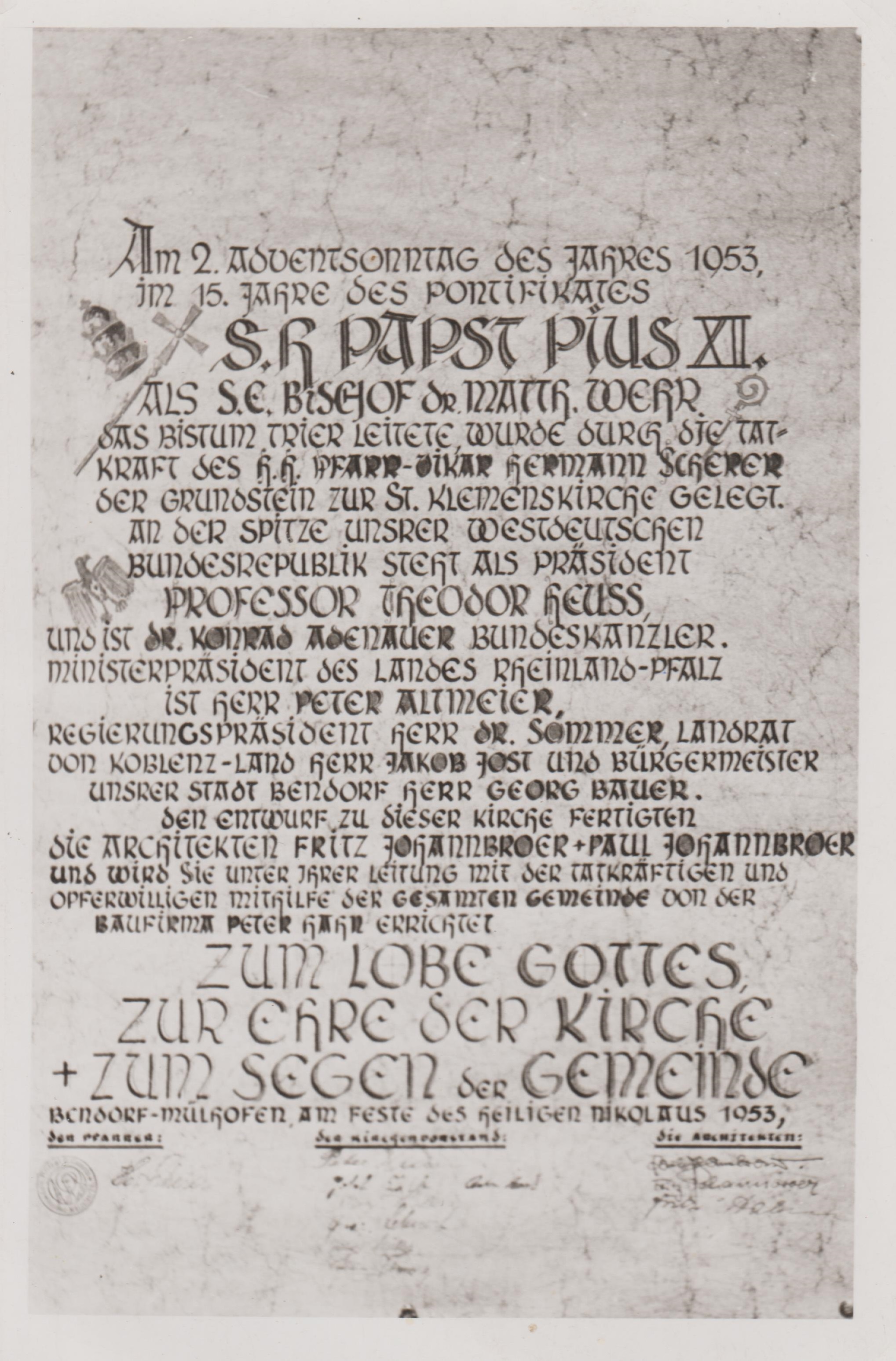 Das im Grundstein eingemauerte Dokument der Kirche St. Klemens in Mülhofen  1953 (REM CC BY-NC-SA)
