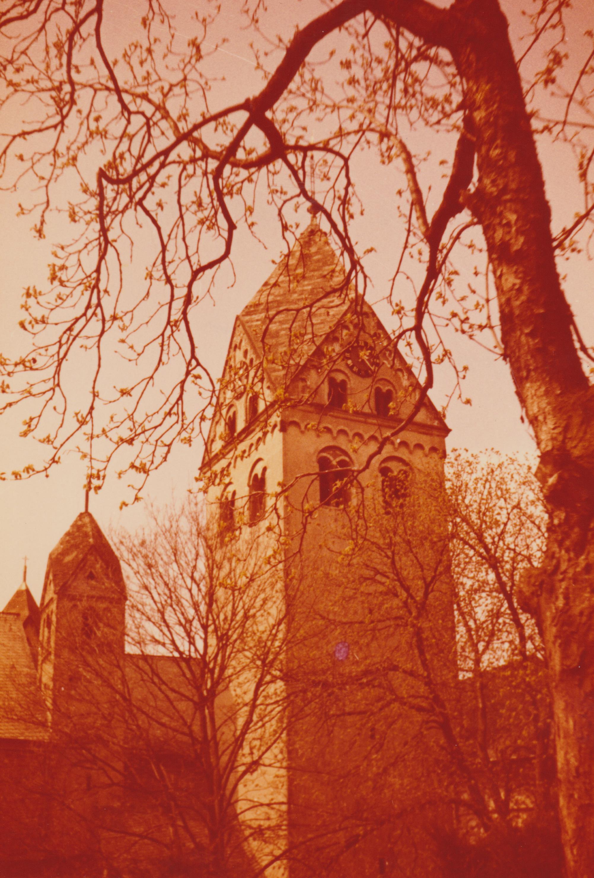 Der Kirchturm der St. Medard Kirchen in Bendorf 1968 (REM CC BY-NC-SA)