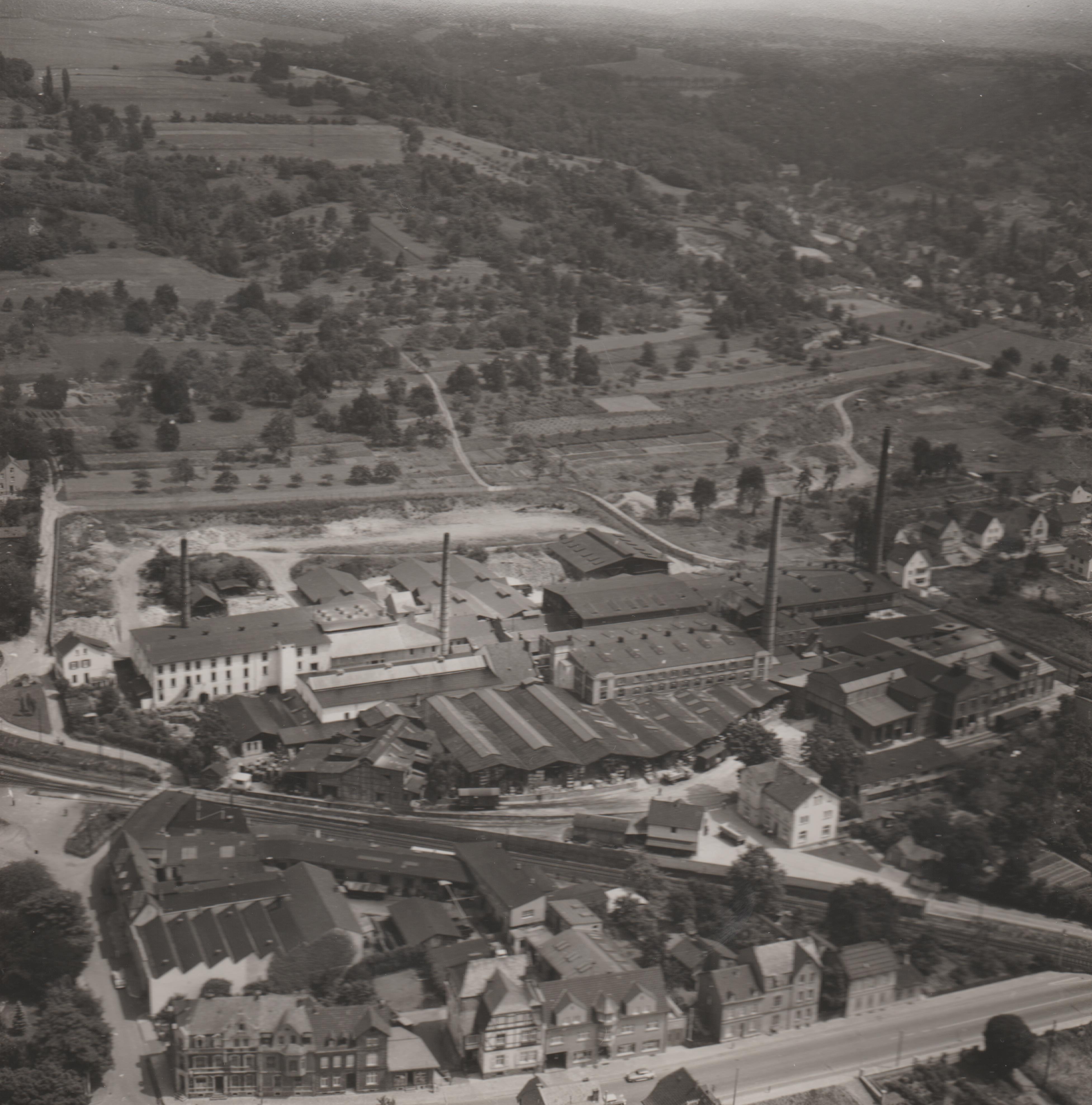 Luftaufnahme der Firma "Gebr. Lüngen" in Bendorf um 1960 (REM CC BY-NC-SA)