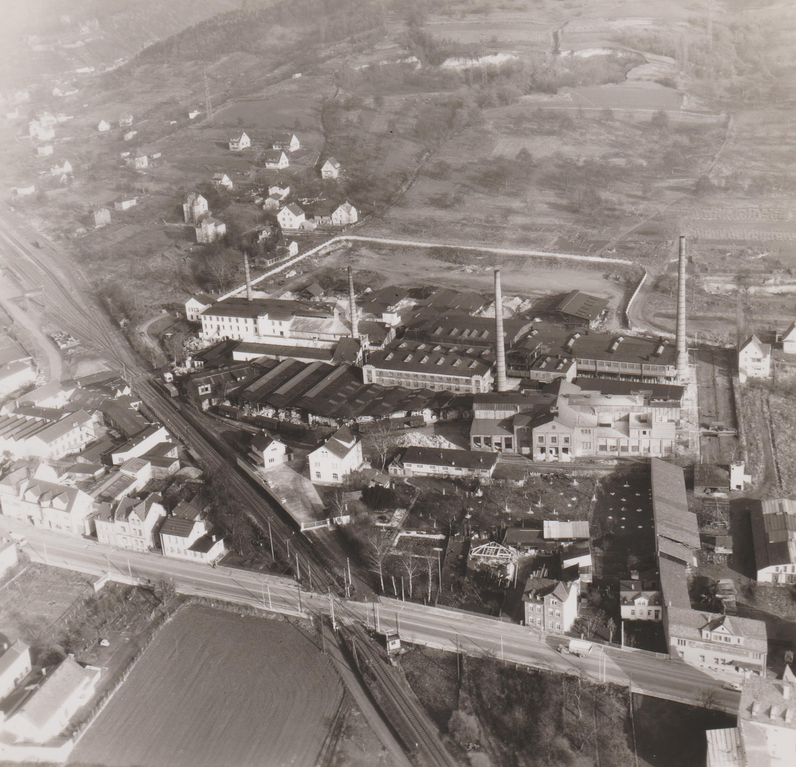 Luftaufnahme der Firma "Gebr. Lüngen" in Bendorf (REM CC BY-NC-SA)