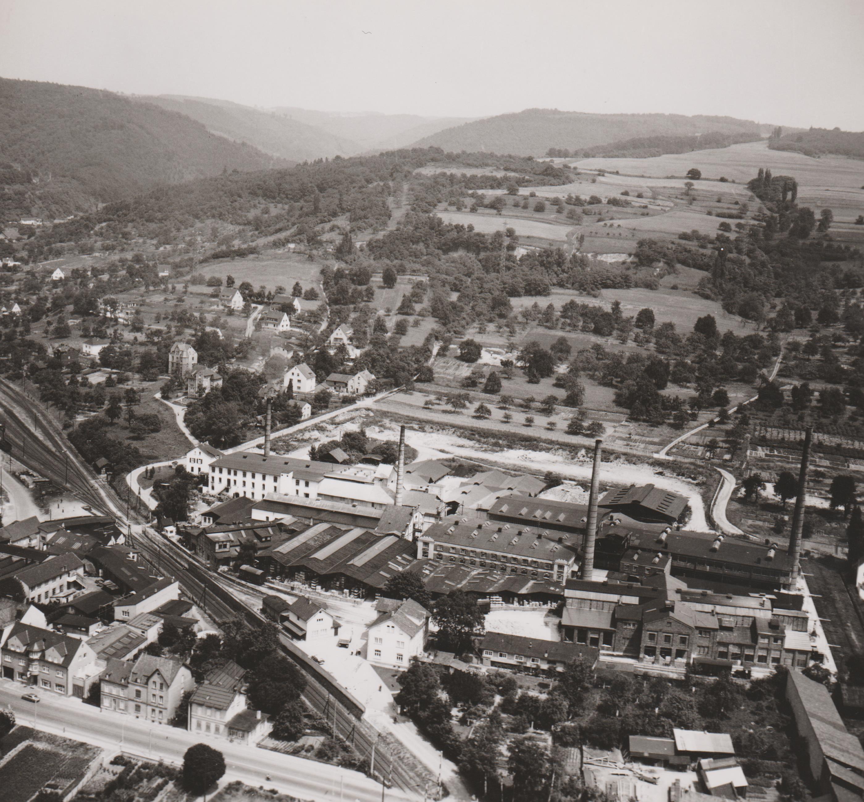 Luftaufnahme der Firma "Gebr. Lüngen" in Bendorf 1961 (REM CC BY-NC-SA)