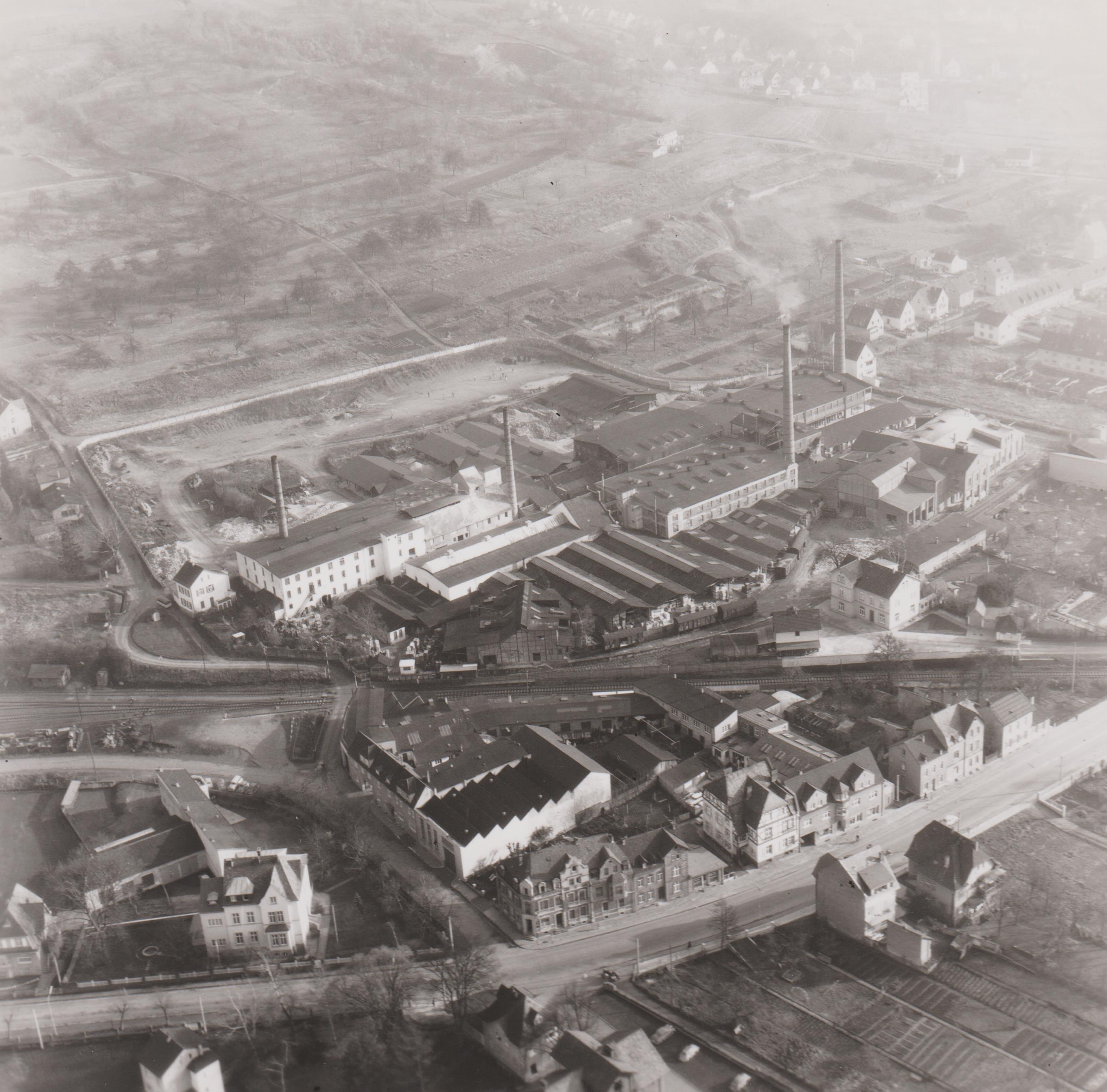 Luftaufnahme der Firma "Gebr. Lüngen" in Bendorf (REM CC BY-NC-SA)