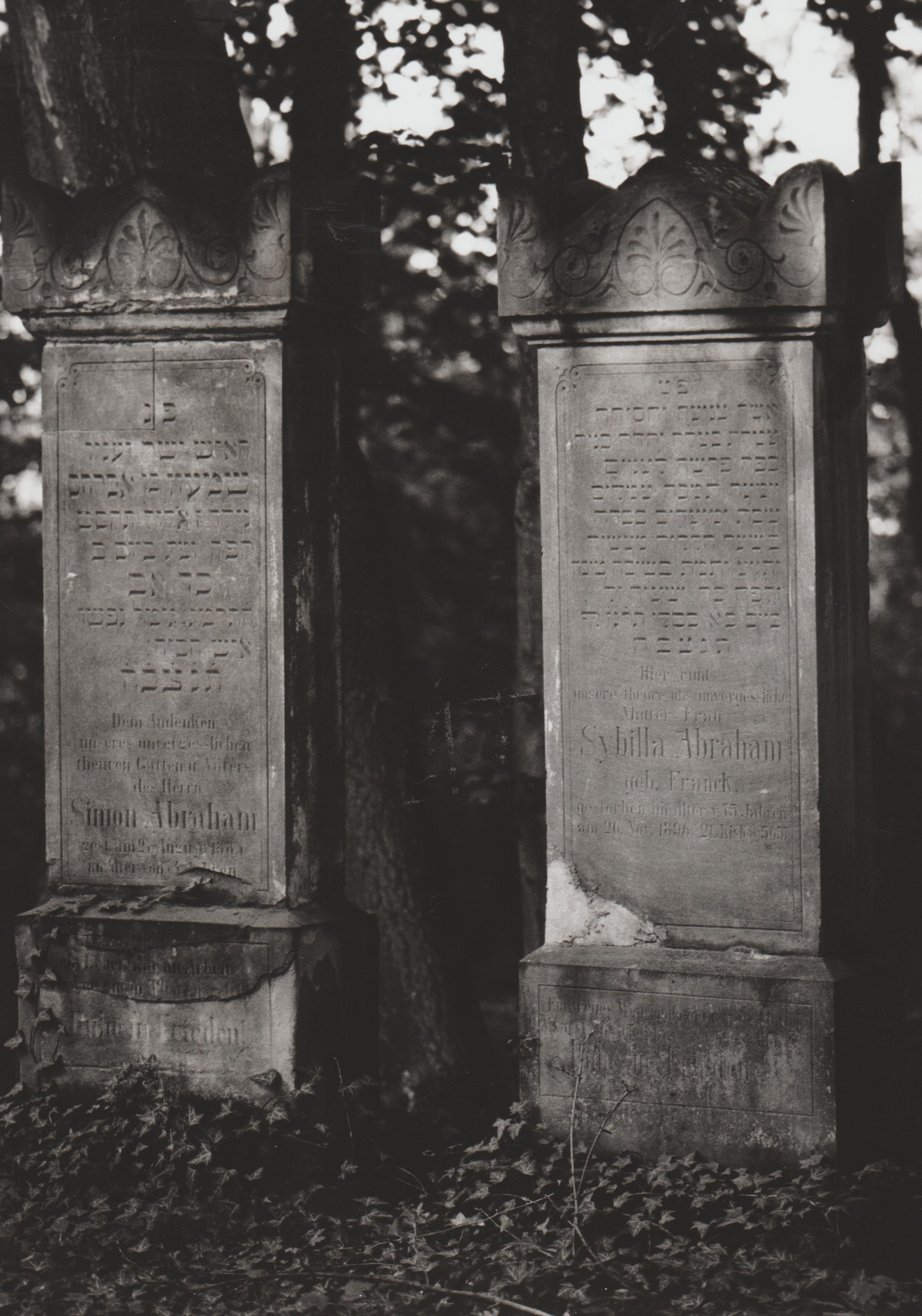 Grabsteine von "Sybilla & Simon Abraham"  auf dem jüdischen Friedhof in Bendorf (REM CC BY-NC-SA)