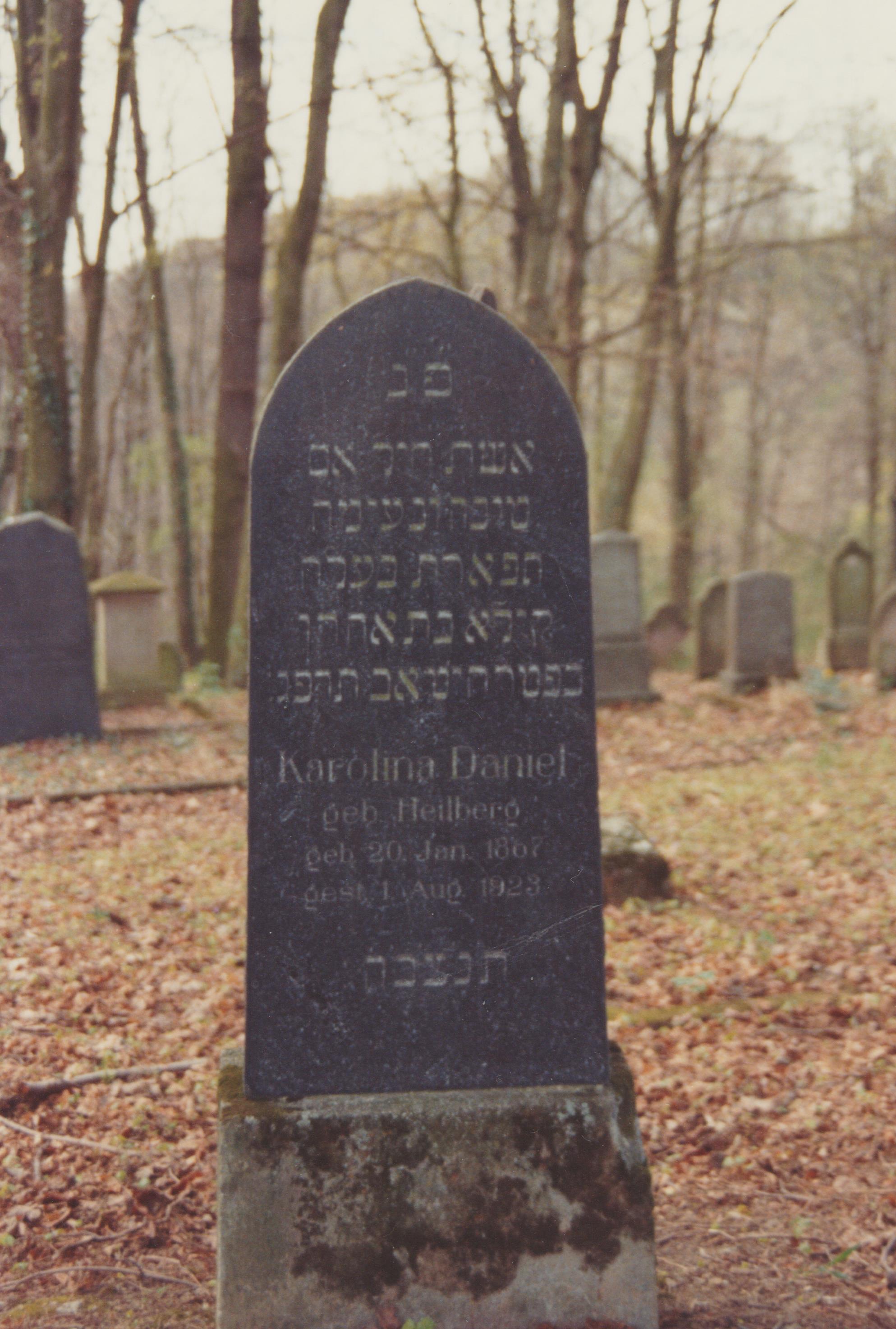 Grabstein von "Karolina Daniel", jüdischer Friedhof Bendorf (REM CC BY-NC-SA)