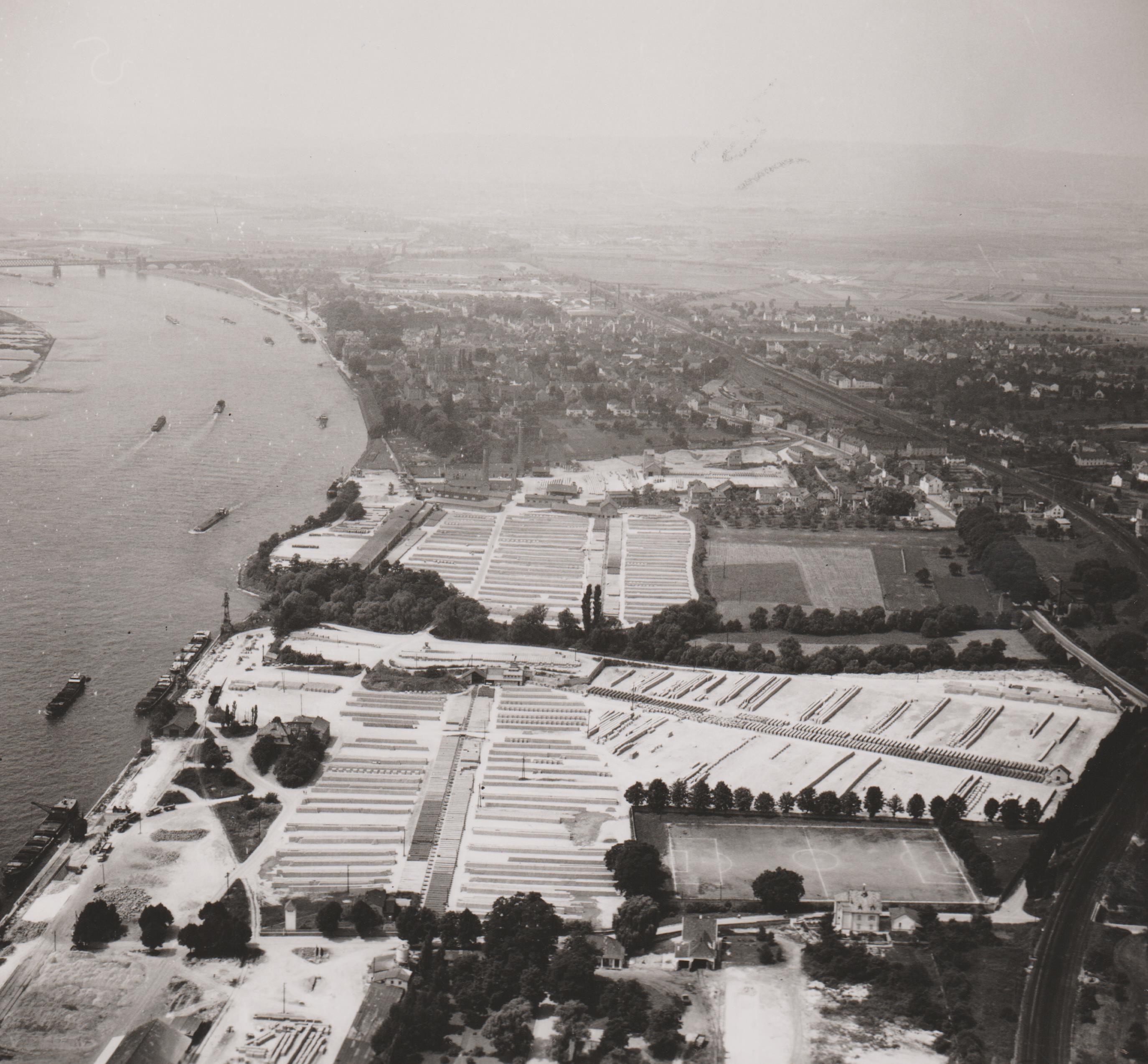 Luftaufnahme Rheinhafen Bendorf 1961 (REM CC BY-NC-SA)