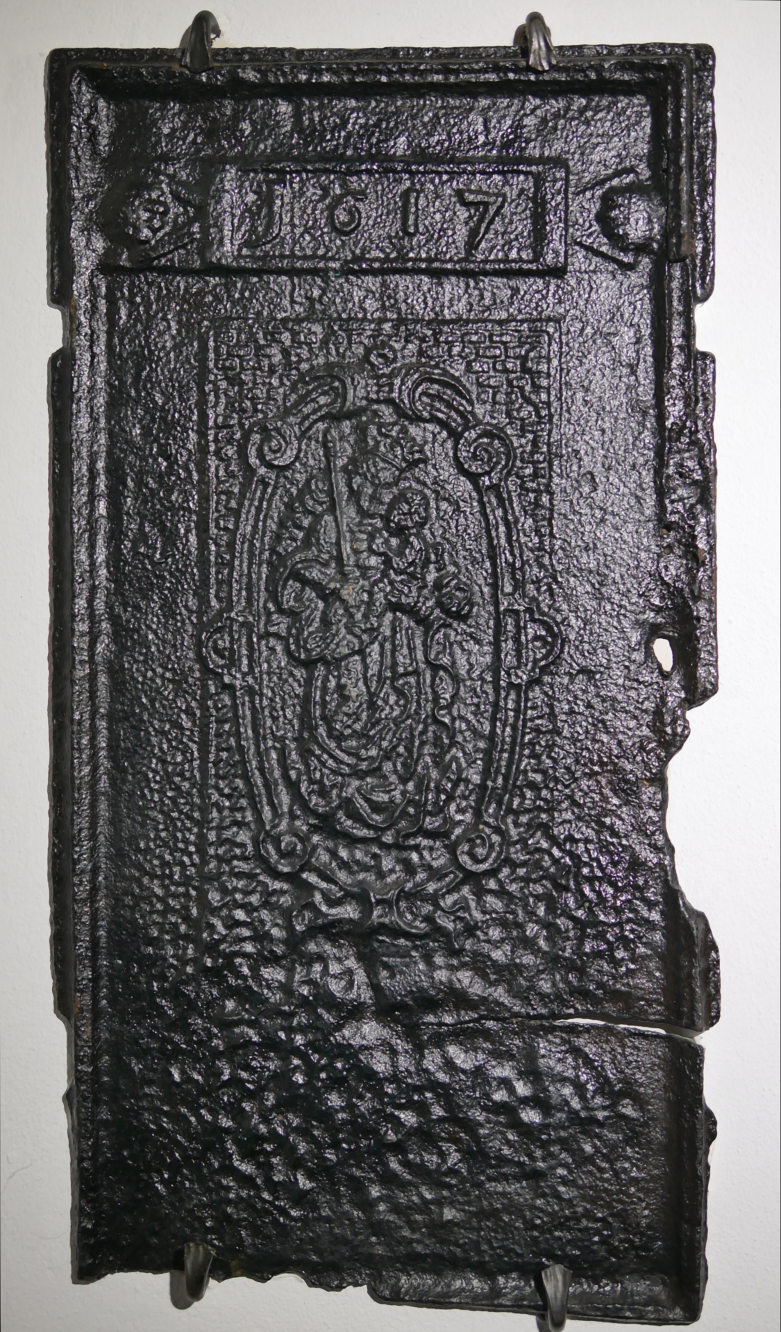 Ofenplatte Maria als Himmelskönigin (Volkskunde- und Freilichtmuseum Roscheider Hof CC0)