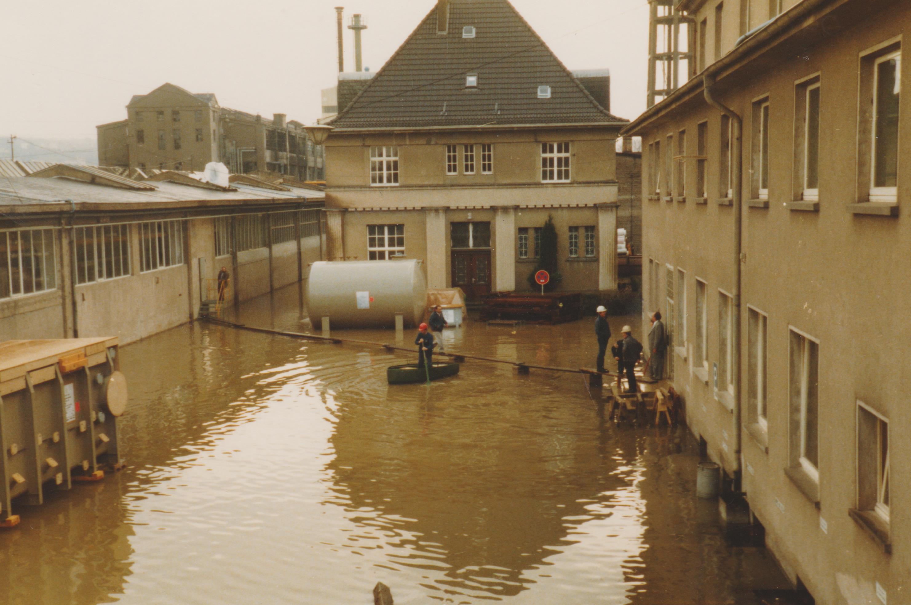 Hochwasser, Firma Dr. Otto Bendorf Rheinhafen (REM CC BY-NC-SA)