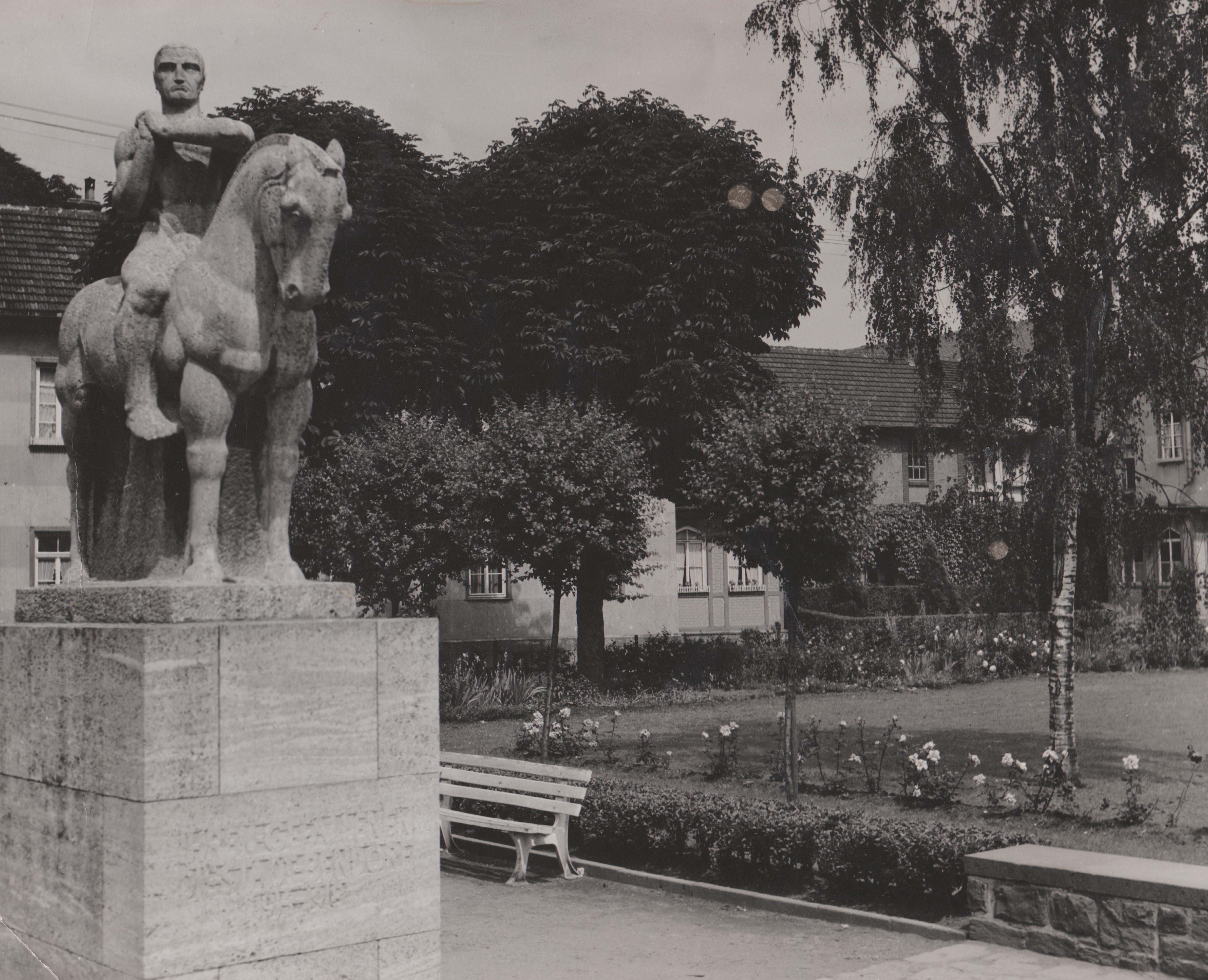Kriegerdenkmal im Stadtpark, Bendorf am Rhein 1930er Jahre (REM CC BY-NC-SA)