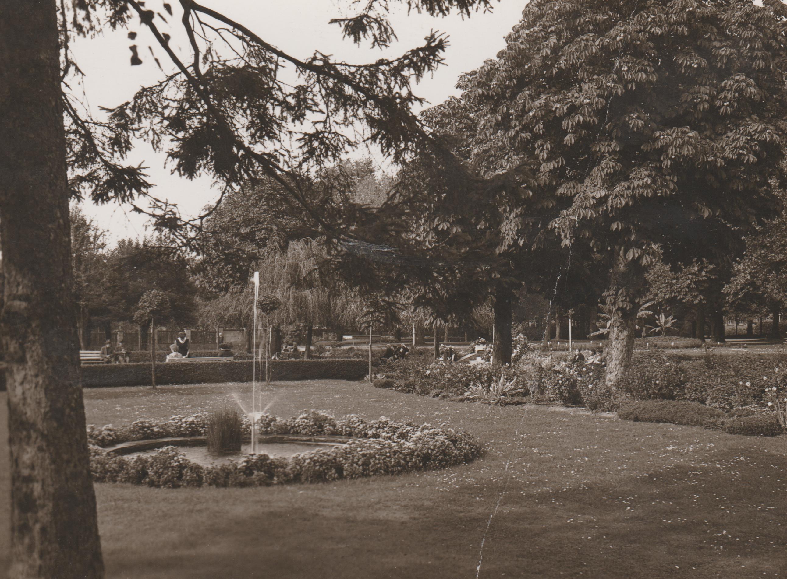 Springbrunnen im Stadtpark, Bendorf am Rhein 1950er Jahre (REM CC BY-NC-SA)