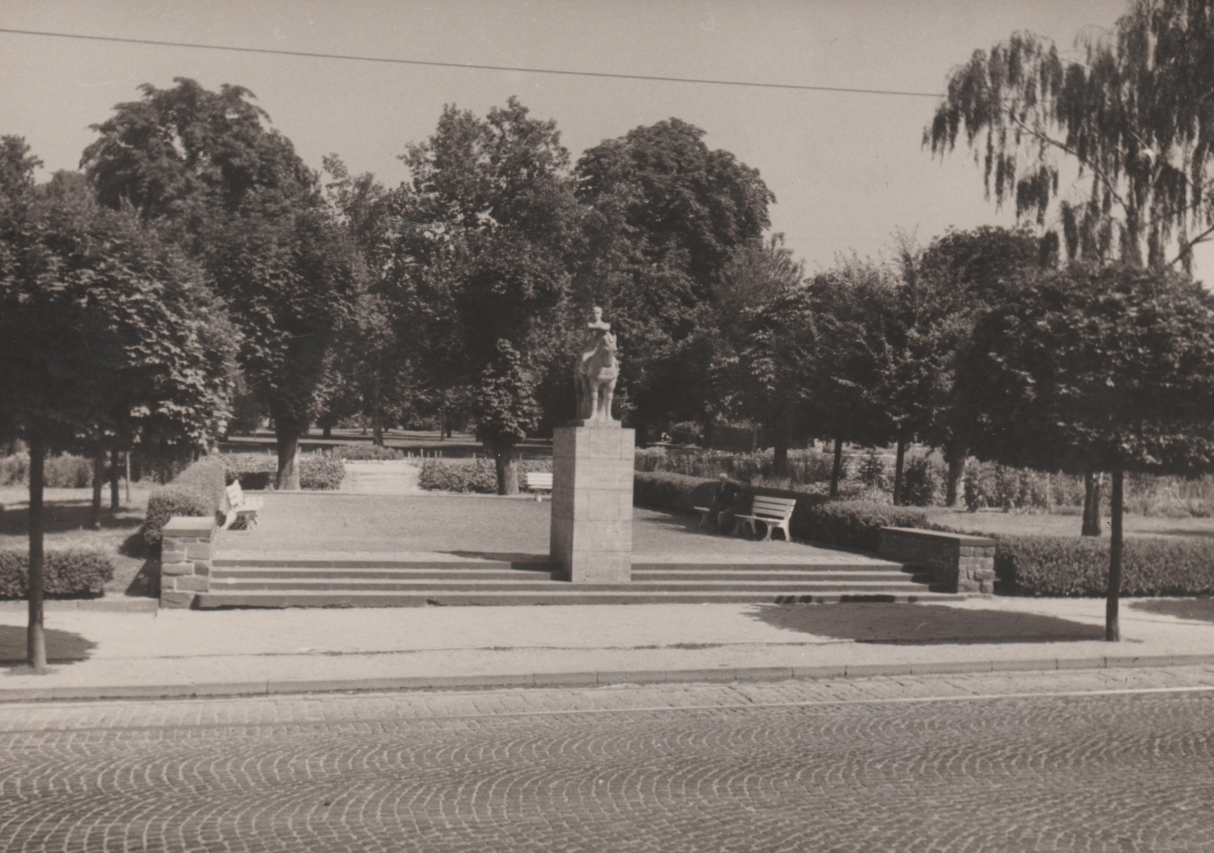 Kriegerdenkmal im Stadtpark, Bendorf am Rhein 1952/53 (REM CC BY-NC-SA)