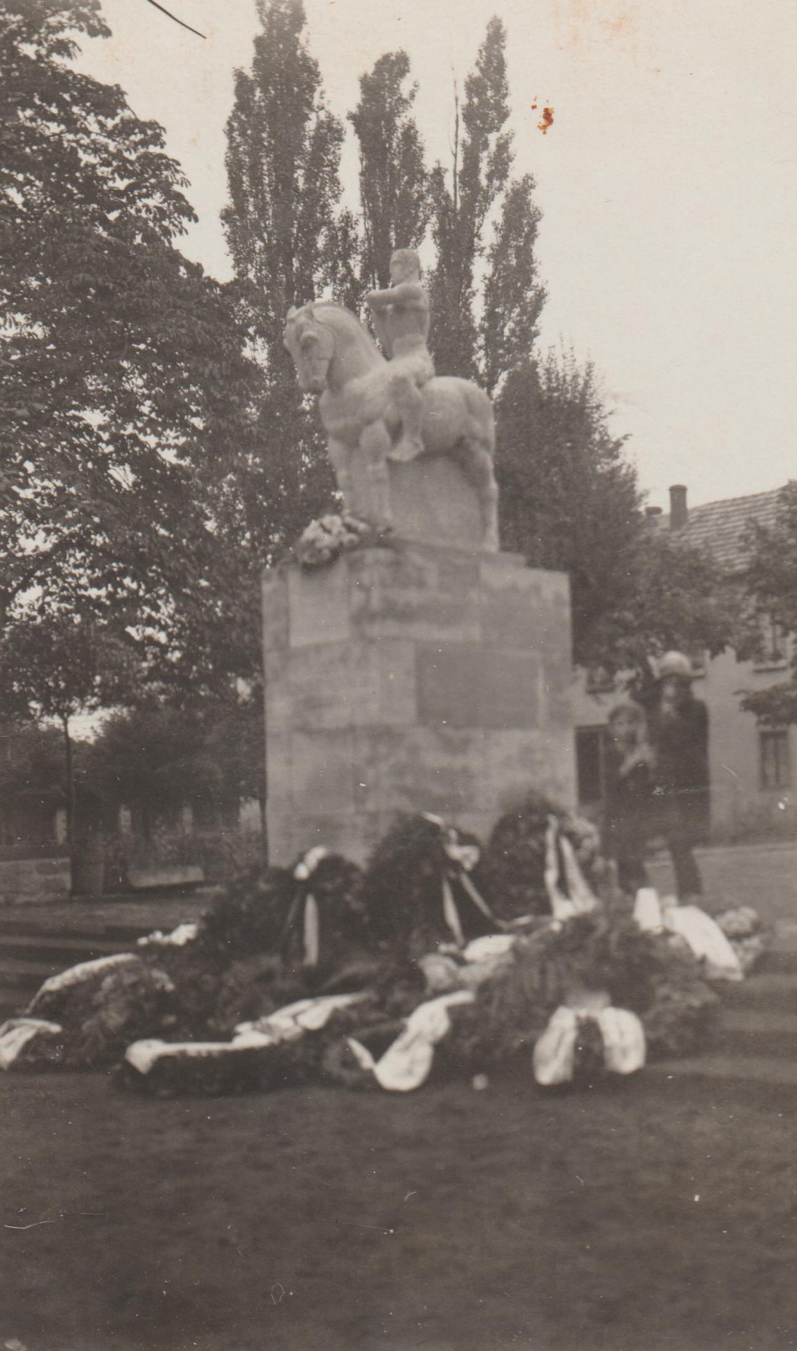 Einweihung Kriegerdenkmal, Stadtpark Bendorf am Rhein, 1930 (REM CC BY-NC-SA)
