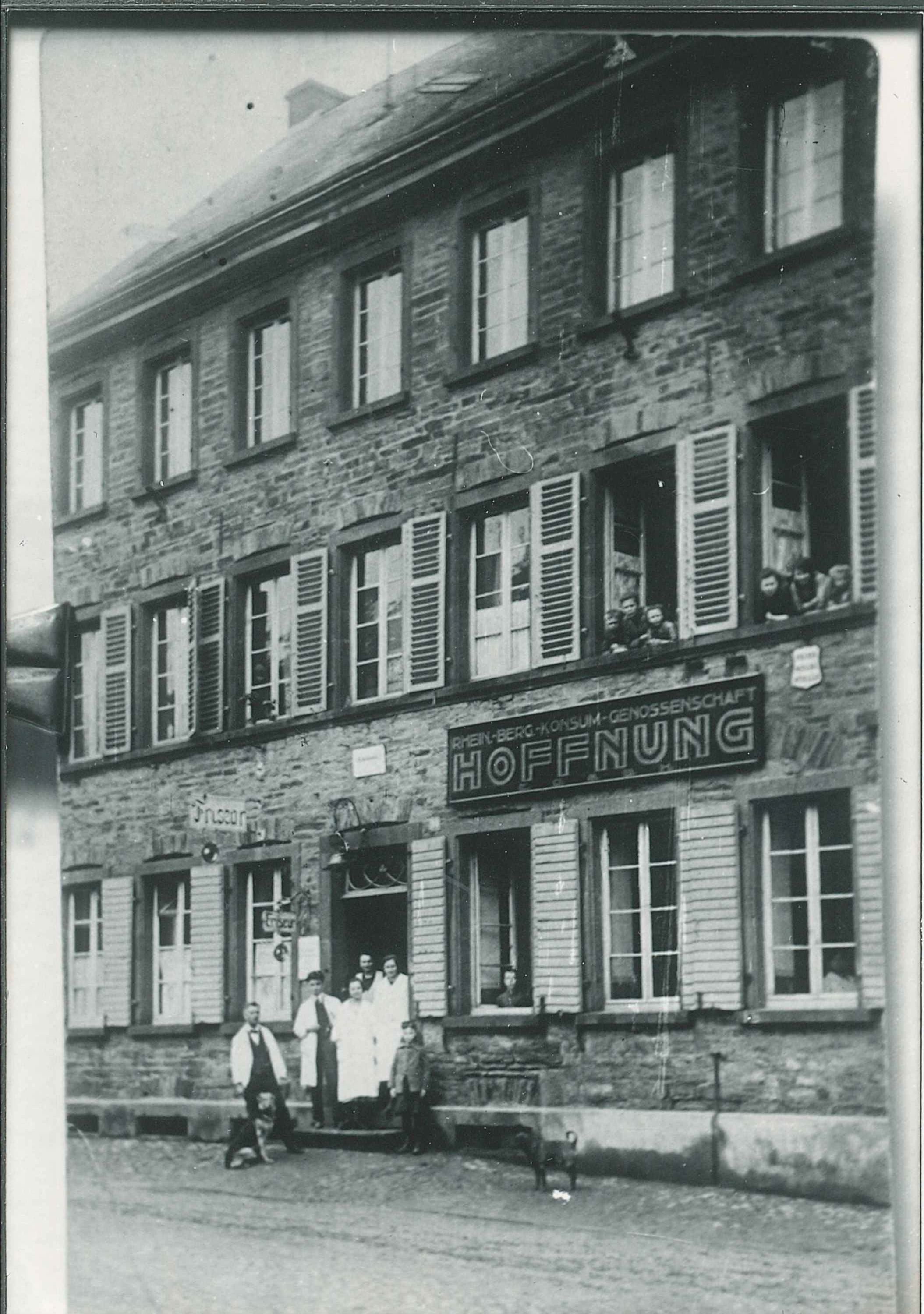 Bendorf Hauptstraße, "Rheinischer Hof" und alte Bürgermeisterei, 1927 (REM CC BY-NC-SA)