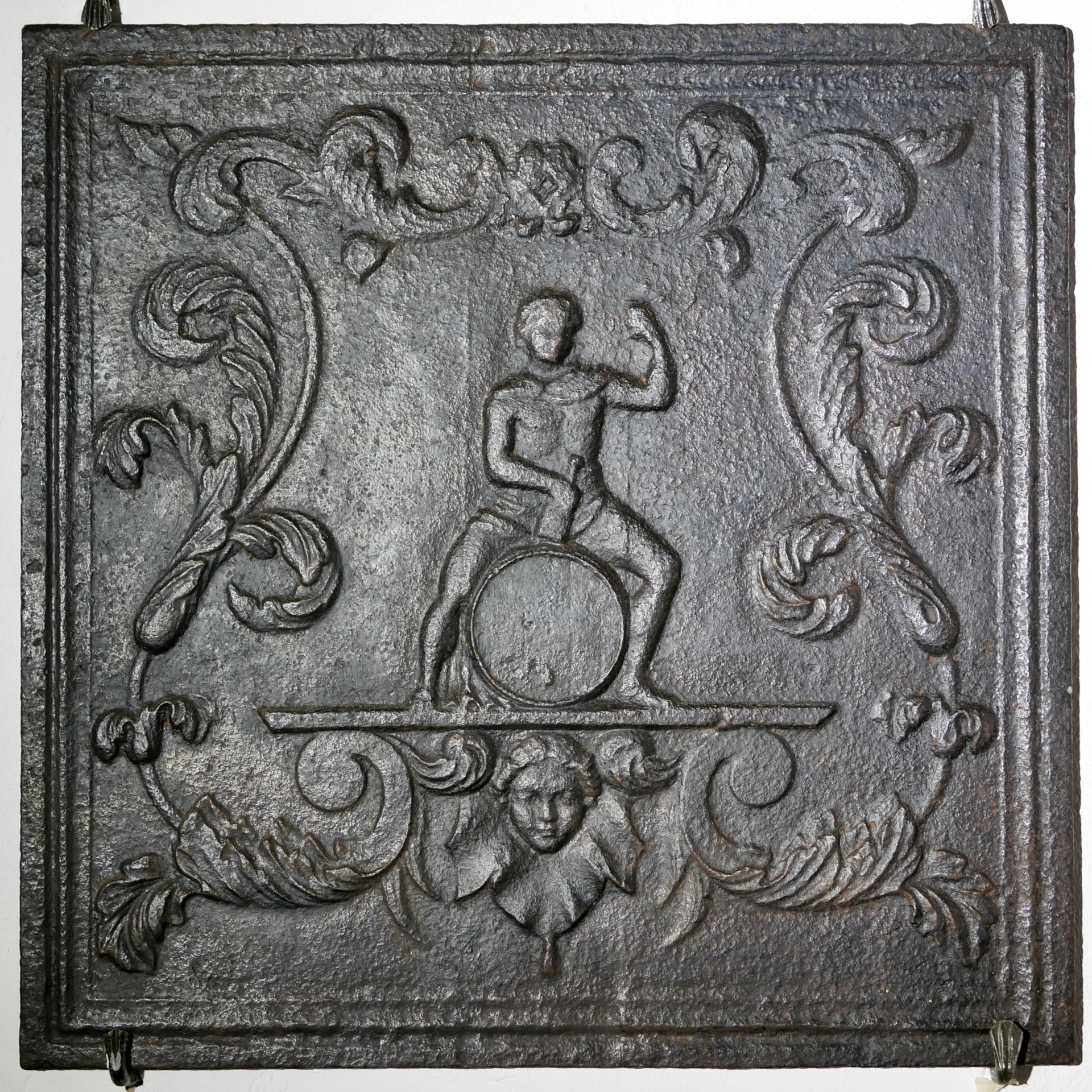 Takenplatte oder Kaminplatte, Bachus (Volkskunde- und Freilichtmuseum Roscheider Hof CC0)