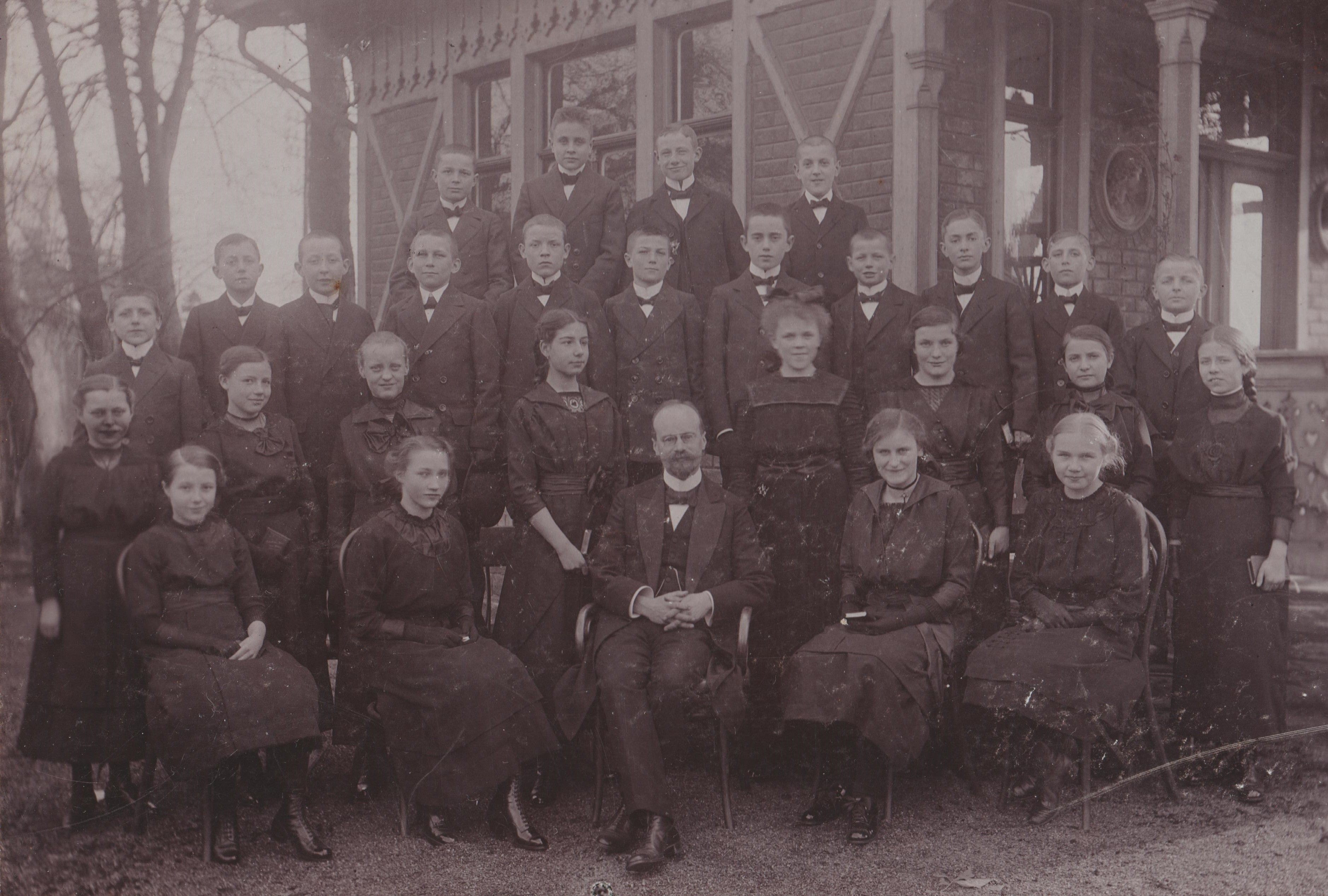 Konfirmandengruppe, Ehemalige Evangelische Schule Bendorf, 1910 (REM CC BY-NC-SA)