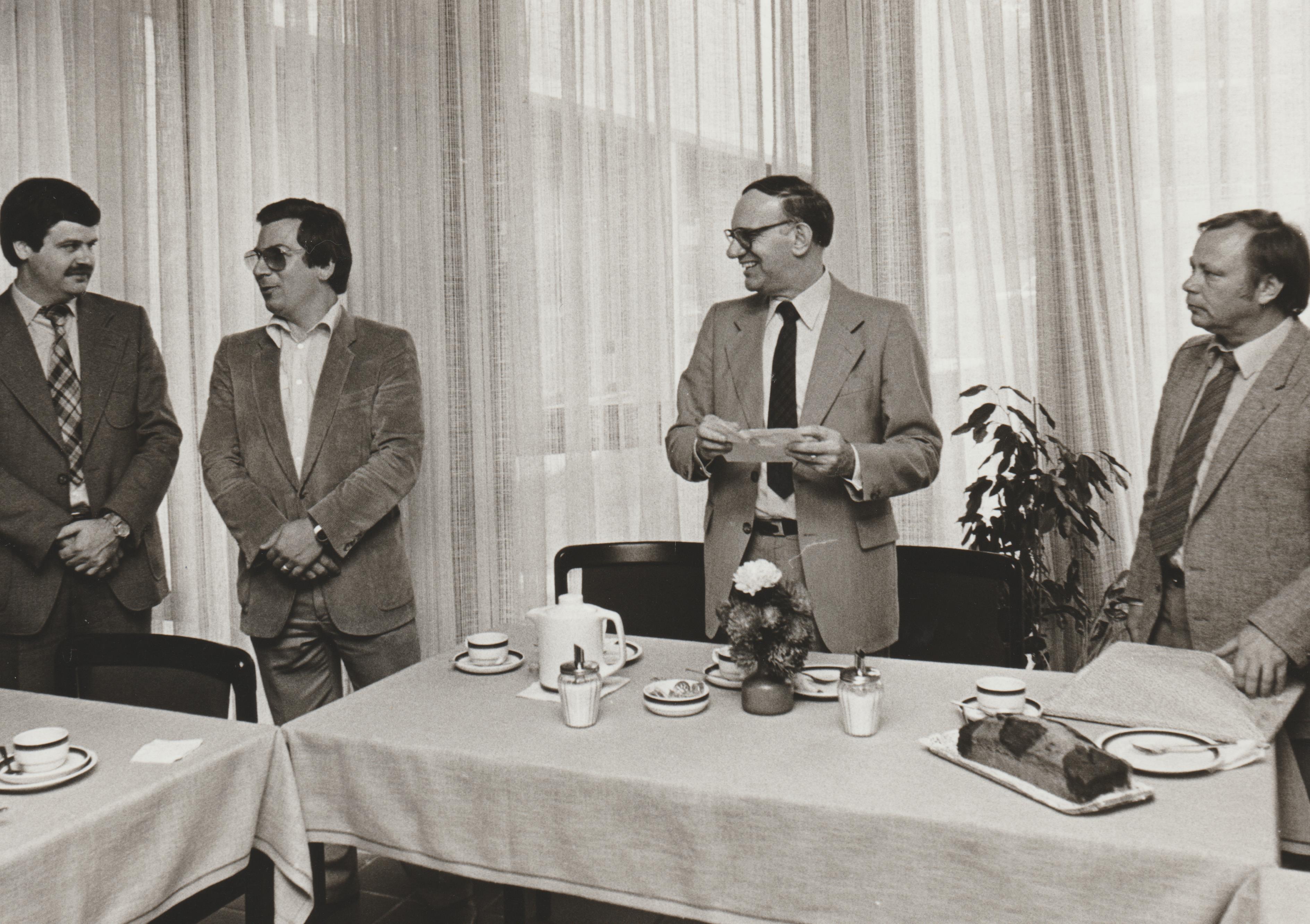 Spendenübergabe im Berufsbildungswerk Neuwied, 11.09.1981 (REM CC BY-NC-SA)