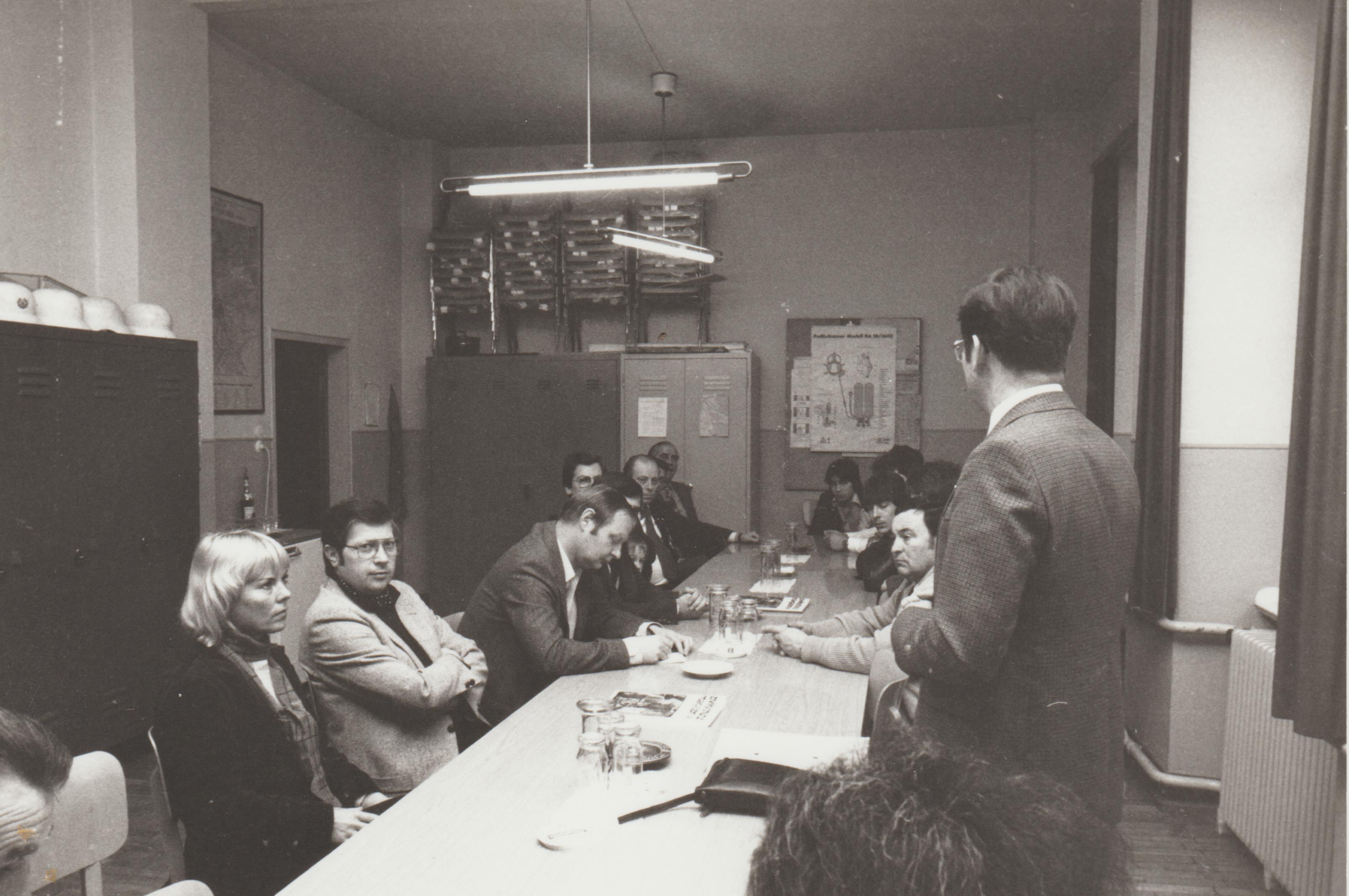 Besuch der SPD Bendorf beim Technischen Hilfswerk, 1980 (REM CC BY-NC-SA)