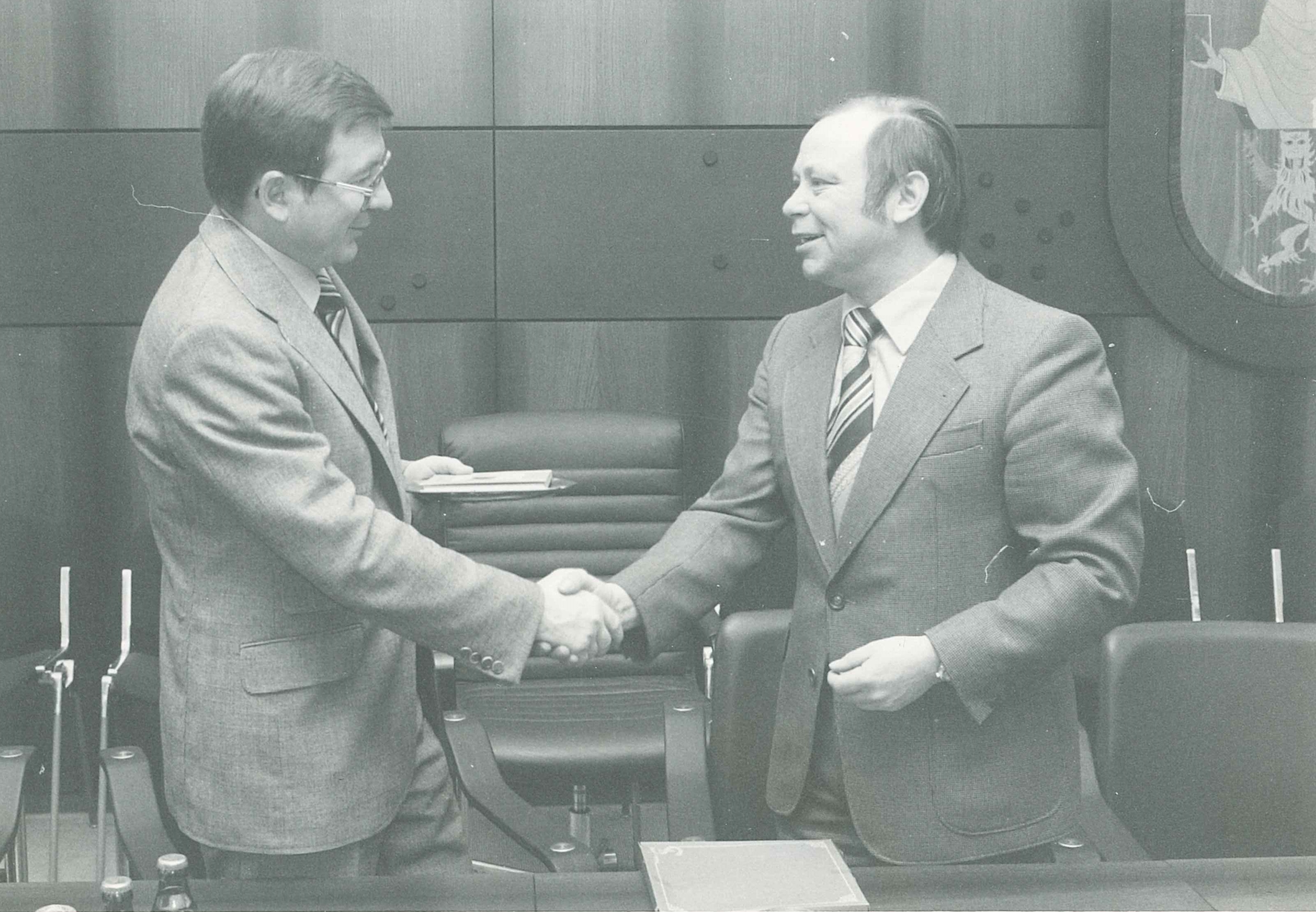 Staatssekretär Alwin Brück zu Besuch im Rathaus in Bendorf, 1979 (REM CC BY-NC-SA)