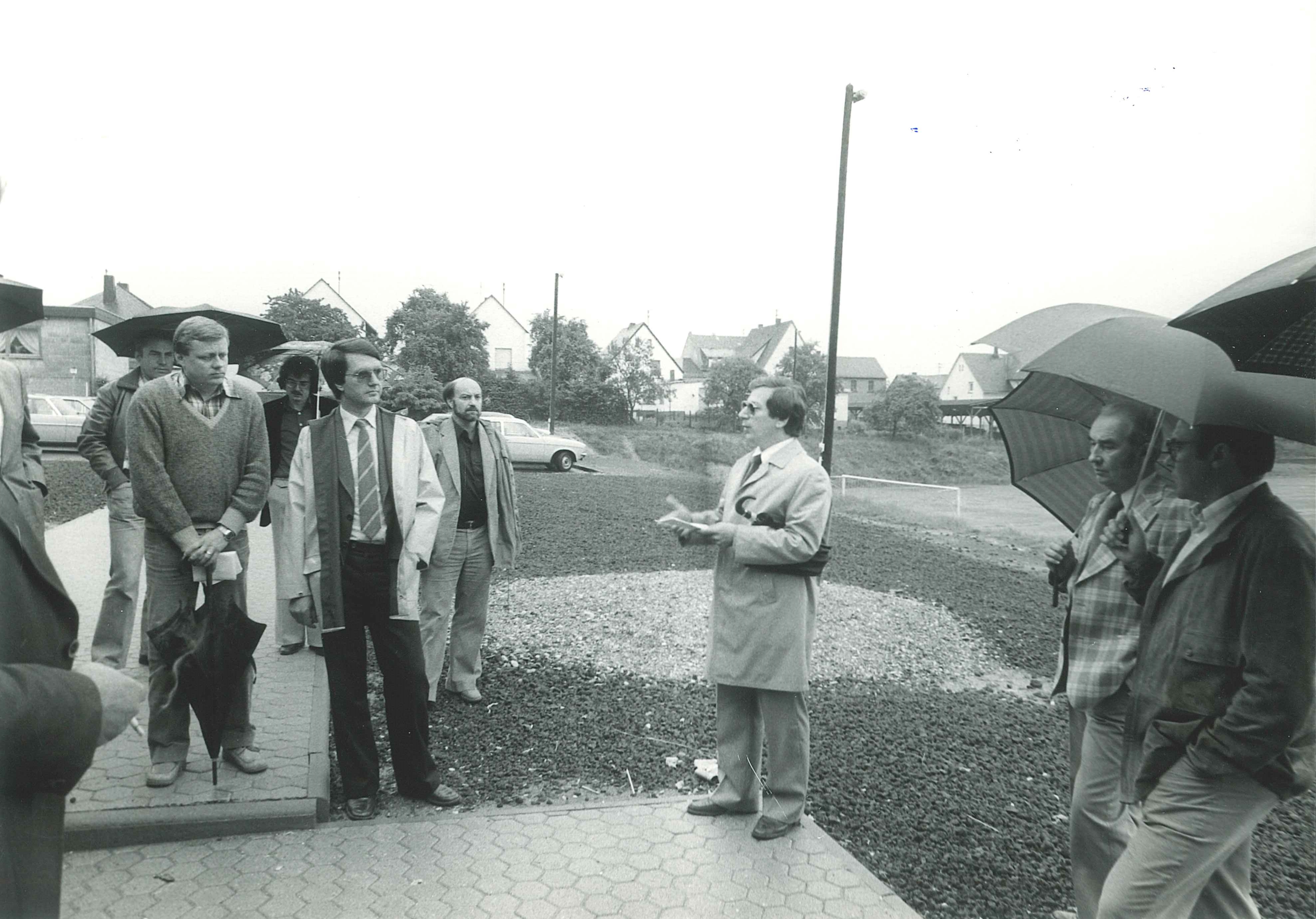 Jugend- und Sportausschuss, Ortsbegehung Bendorf, 1981 (REM CC BY-NC-SA)