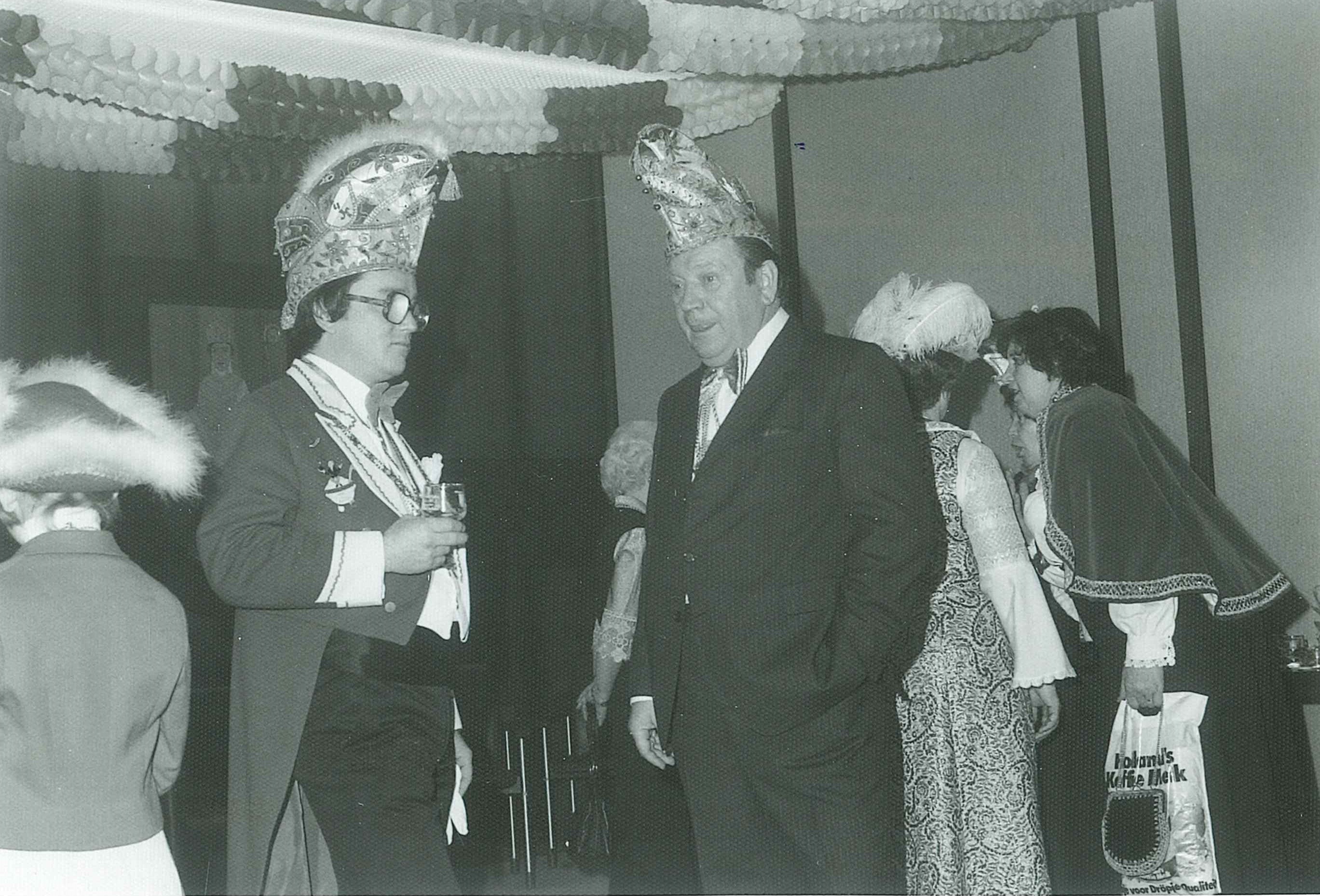 Bürgermeister Karl Schön im Karneval, 1979 (REM CC BY-NC-SA)