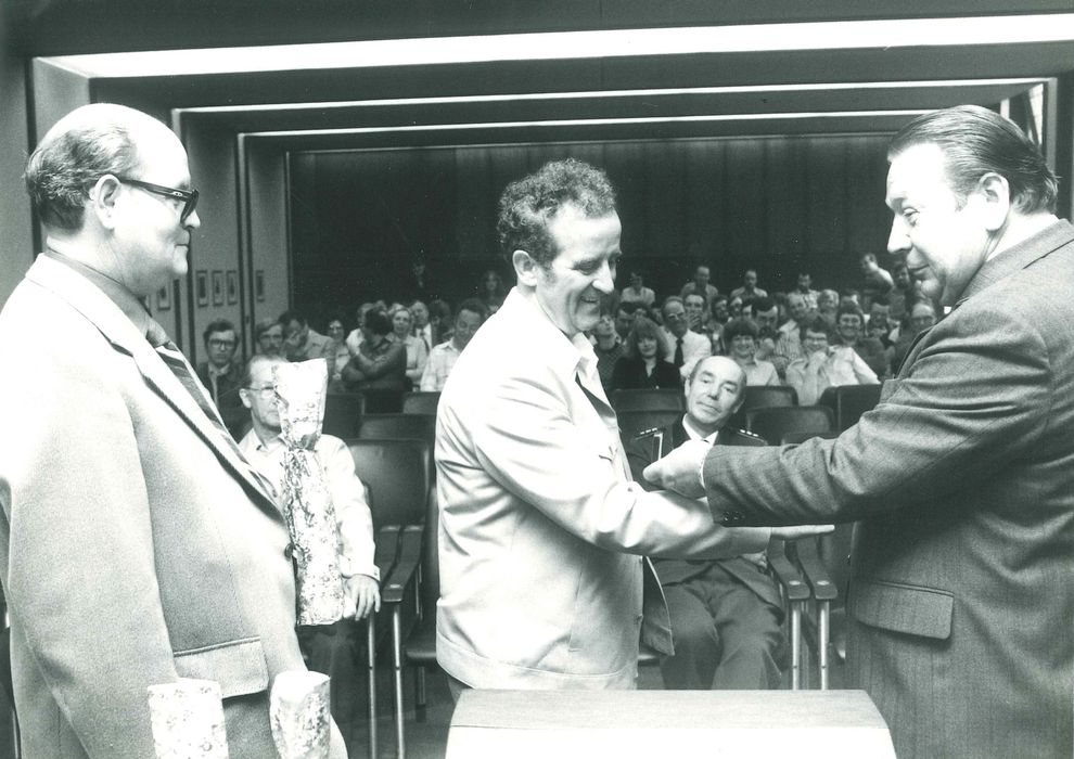 Bürgermeister Karl Schön, Verabschiedung und Ehrung Bediensteter der Stadt Bendorf, 1979 (REM CC BY-NC-SA)