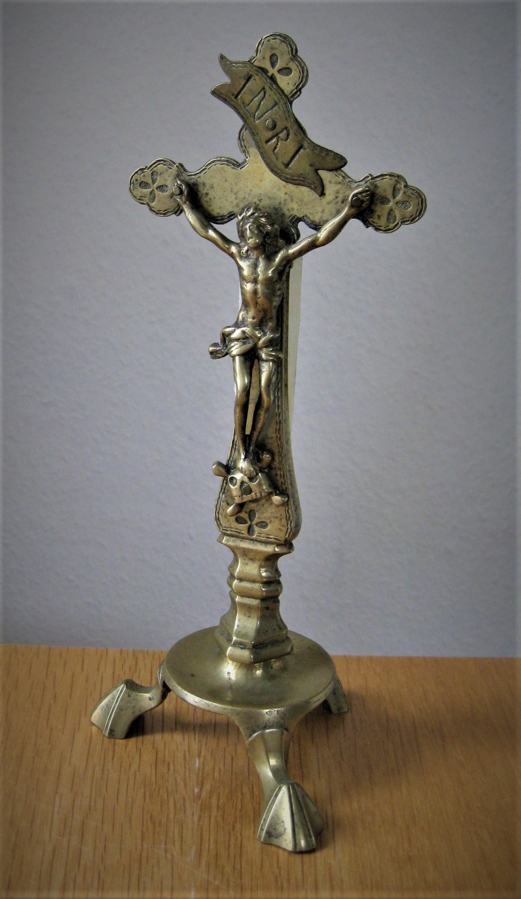 Tischkruzifix (Heimatmuseum Schloss Sinzig CC BY-NC-SA)
