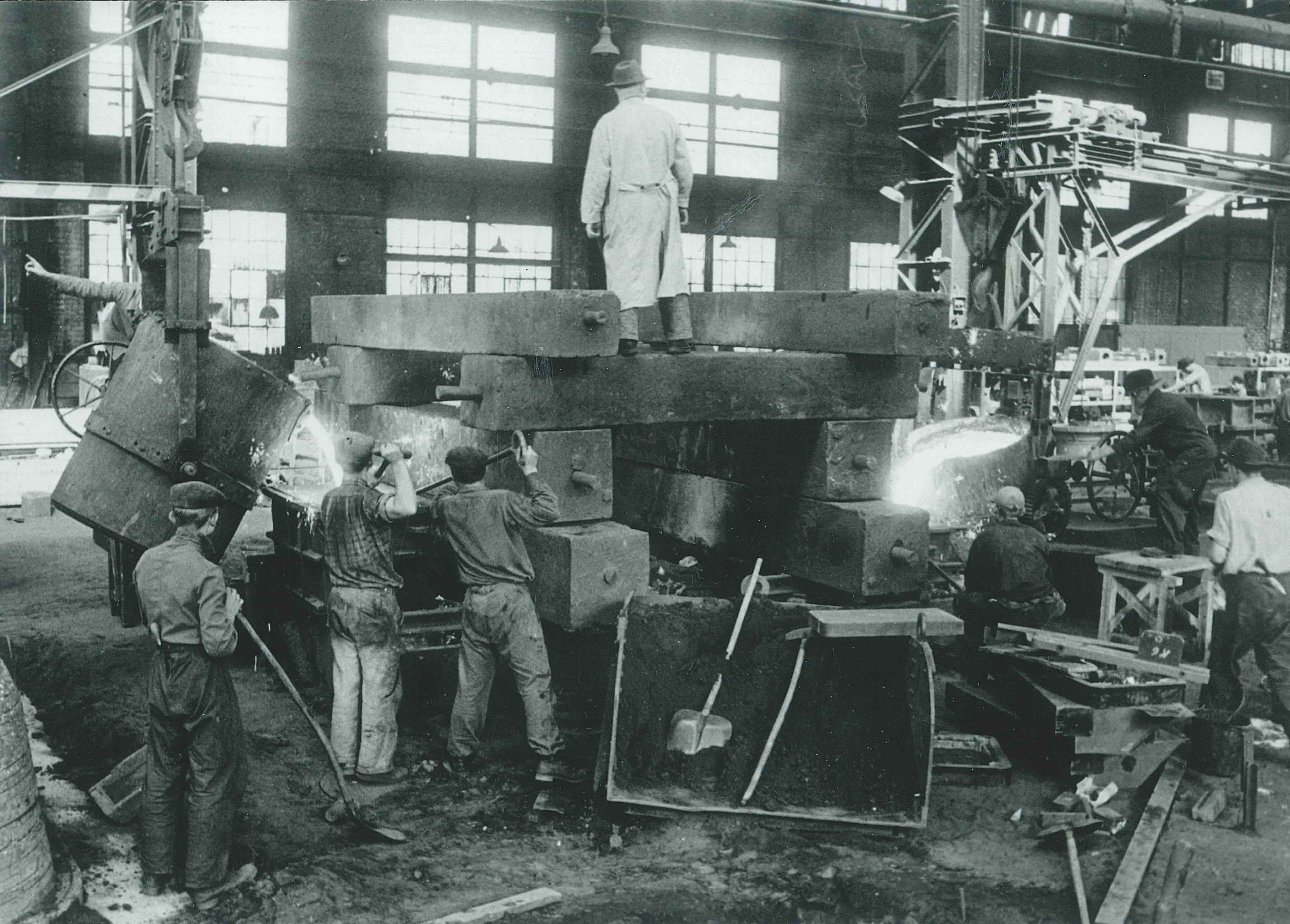 Arbeiter der Maschinenguß-Gießerei, Concordia-Hütte Mülhofen, 1958 (Thyssen Konzernarchiv Duisburg CC BY-NC-SA)